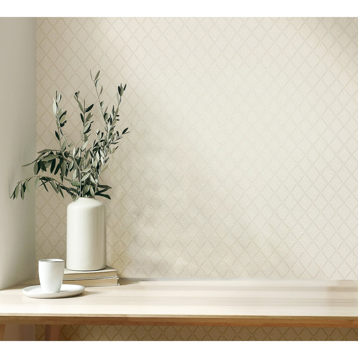 Santina Eggshell by Fine Decor Trellis Wallpaper – Brewster Home Fashions M95679