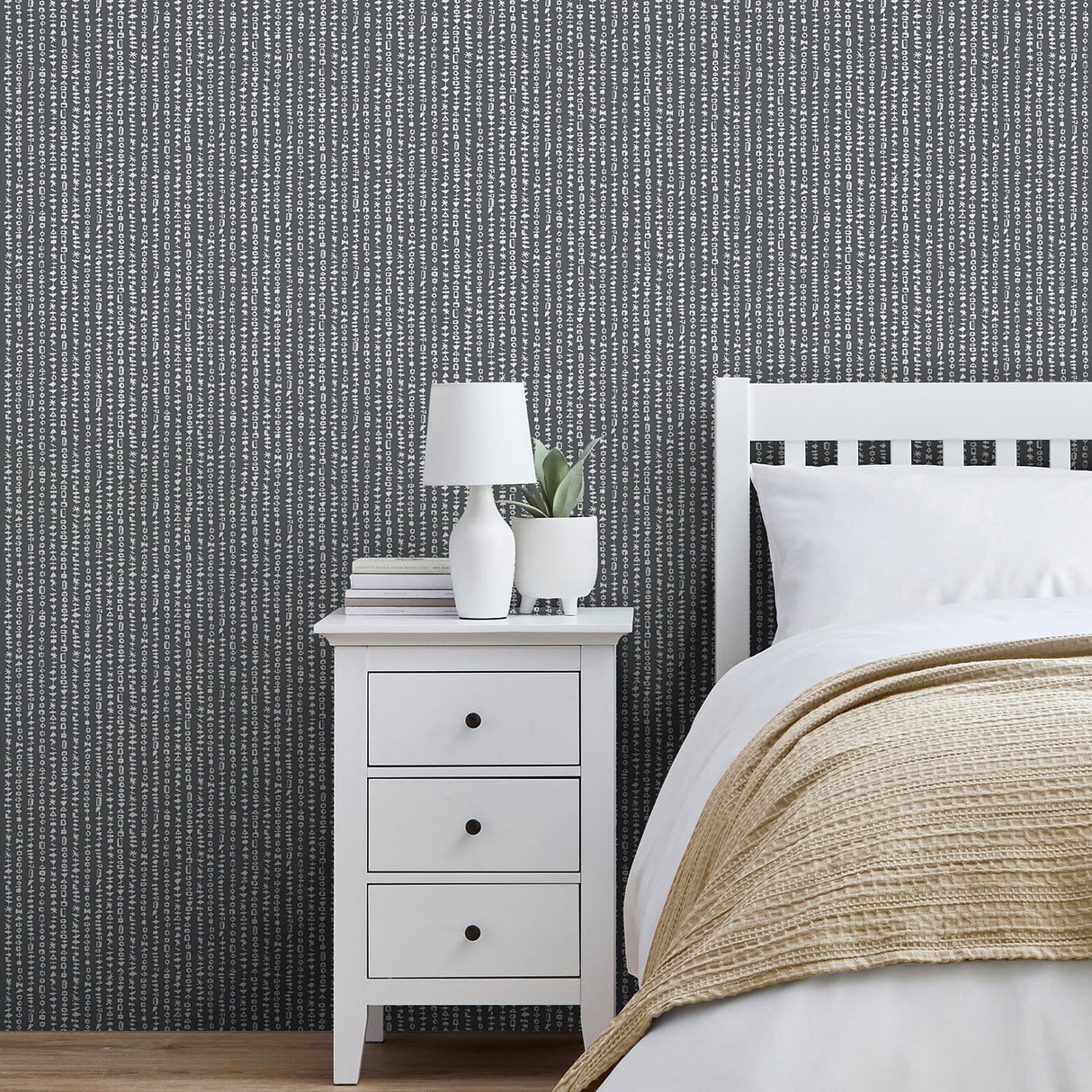 Salvador Black Shape Stripes by Fine Decor Wallpaper – Brewster Home Fashions FD43808