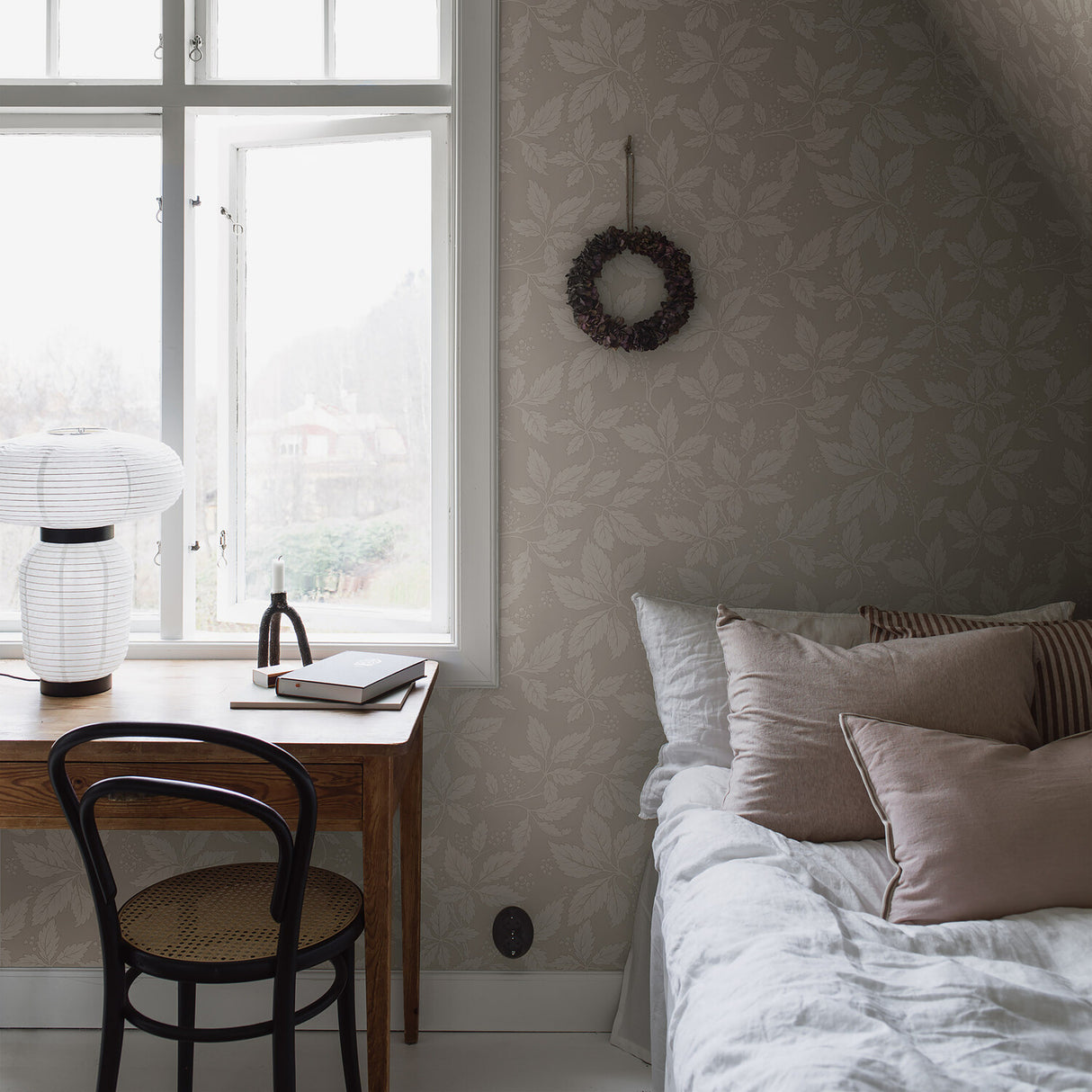 Vildvin Stone by Boråstapeter Botanical Wallpaper – Schumacher 2028