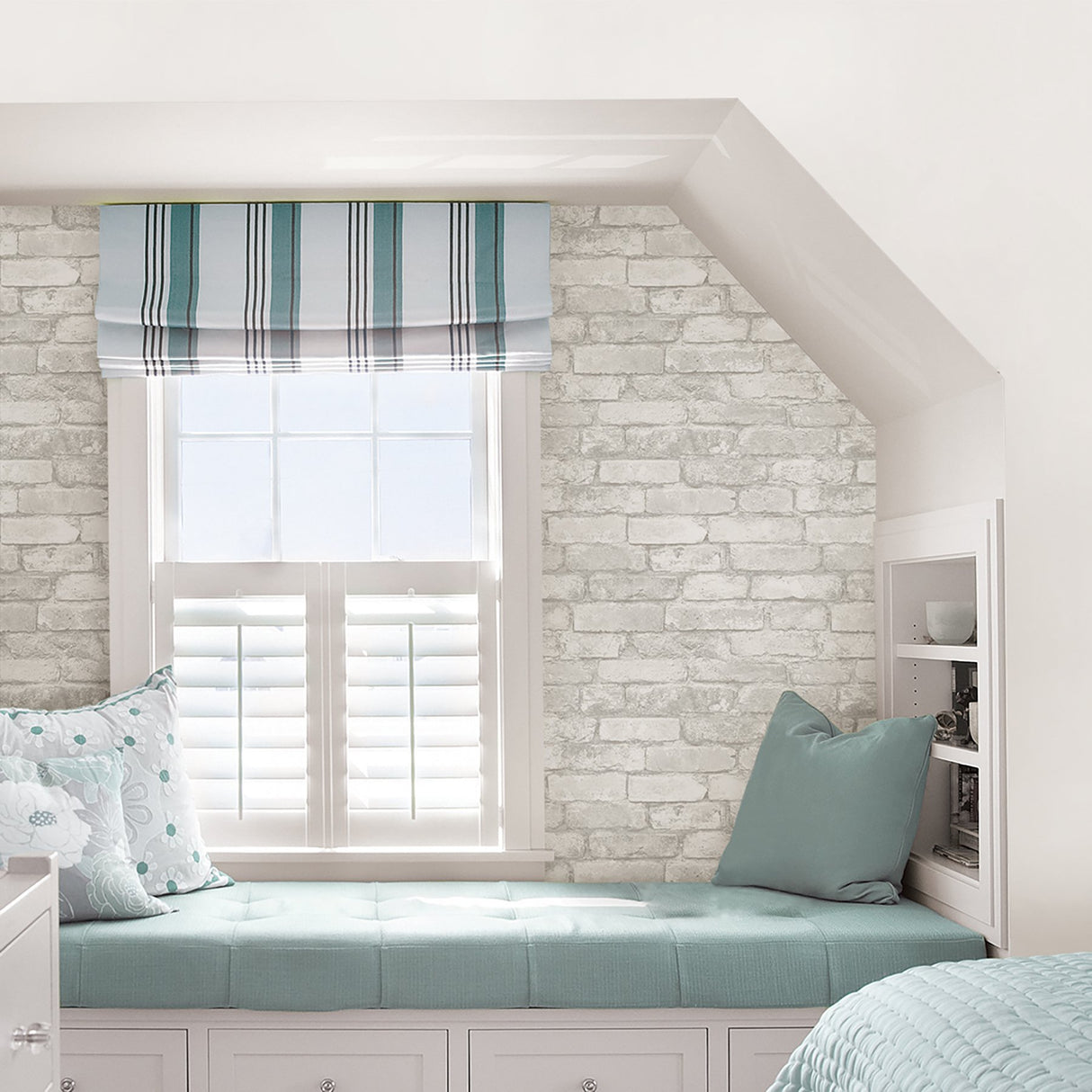 Buchanan Off White Brick Peel & Stick Wallpaper with Rustic Painted Brick Pattern - Chesapeake 3115-NU1653