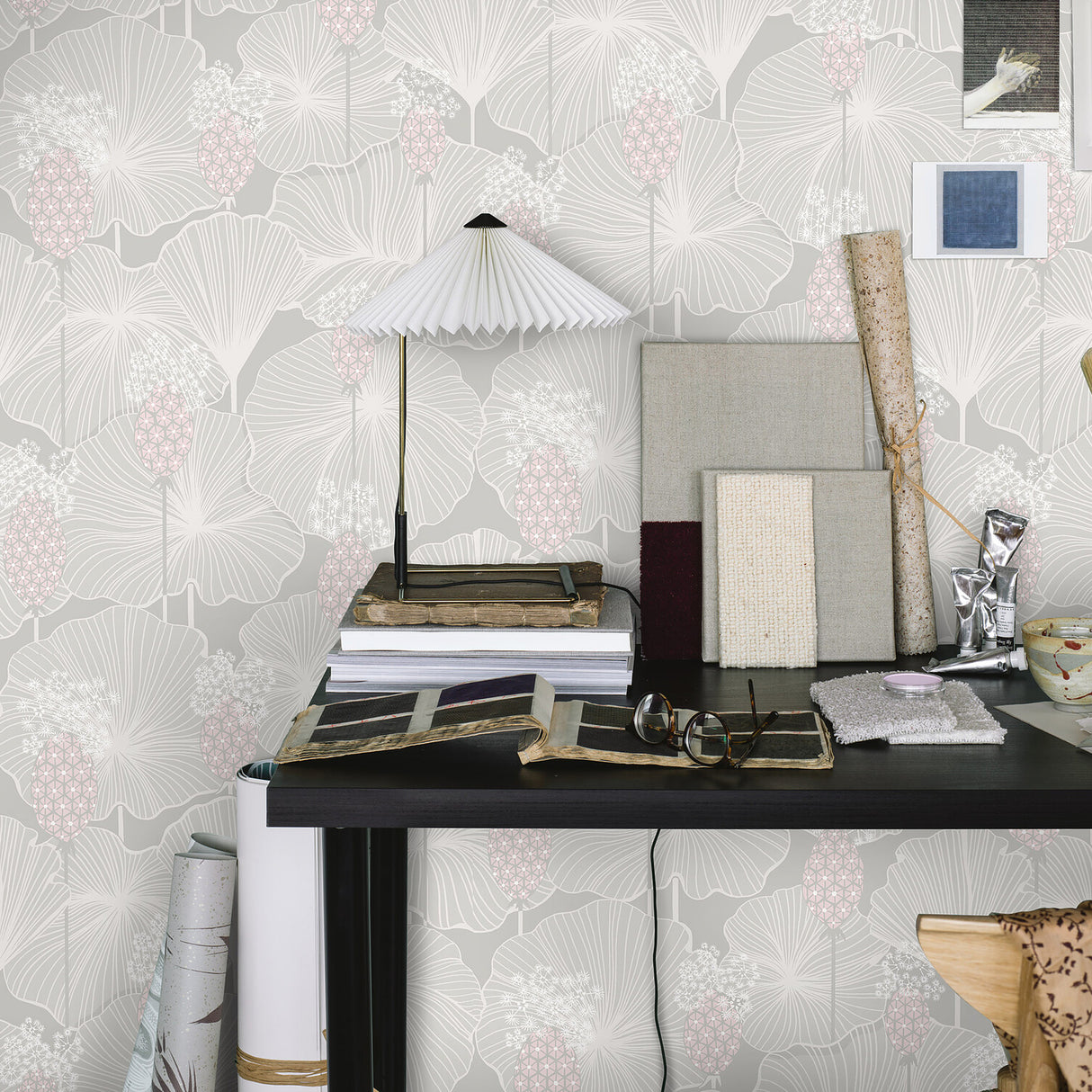 Umbrella Leaves Grey by Boråstapeter Modern Botanical Wallpaper – Schumacher 3120