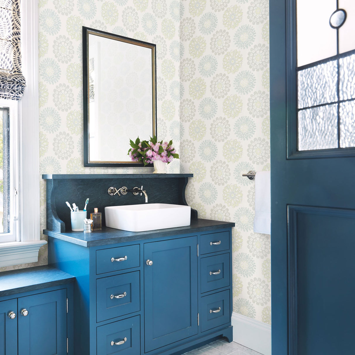Sunkissed Light Green Floral Wallpaper with Modern Abstract Flower Motif - Chesapeake 3120-13704