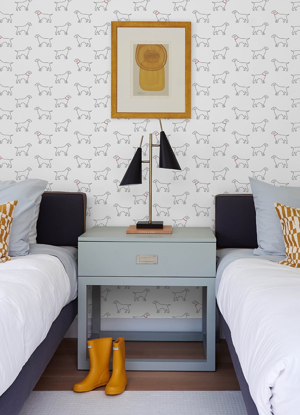 Yoop White Dog Wallpaper with Modern Labrador Outline Pattern - Chesapeake 3122-10400