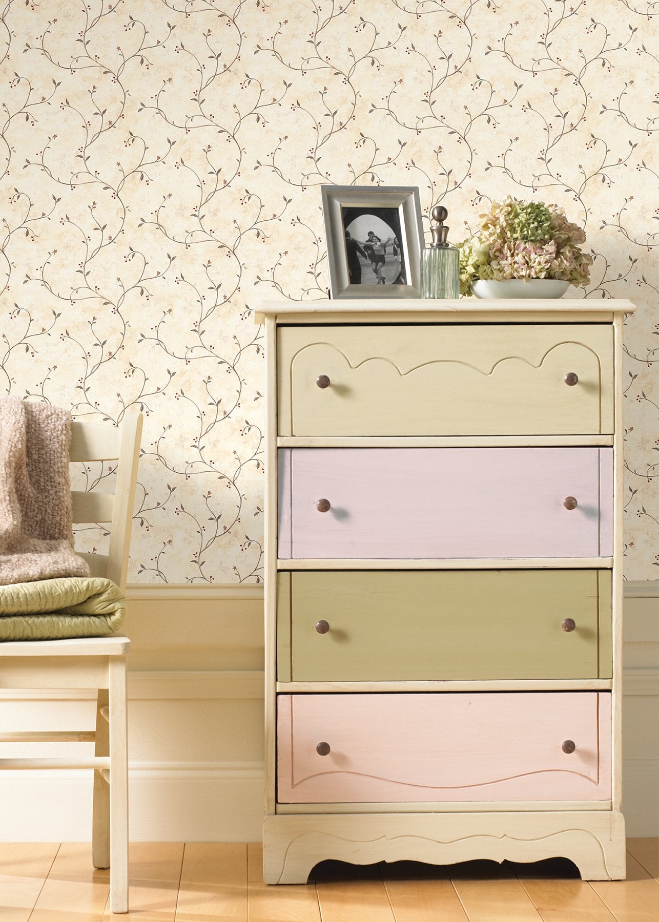 Kurt Beige Tin Star Trail Wallpaper with Country Botanical Star Vine Pattern - Chesapeake 3123-09154