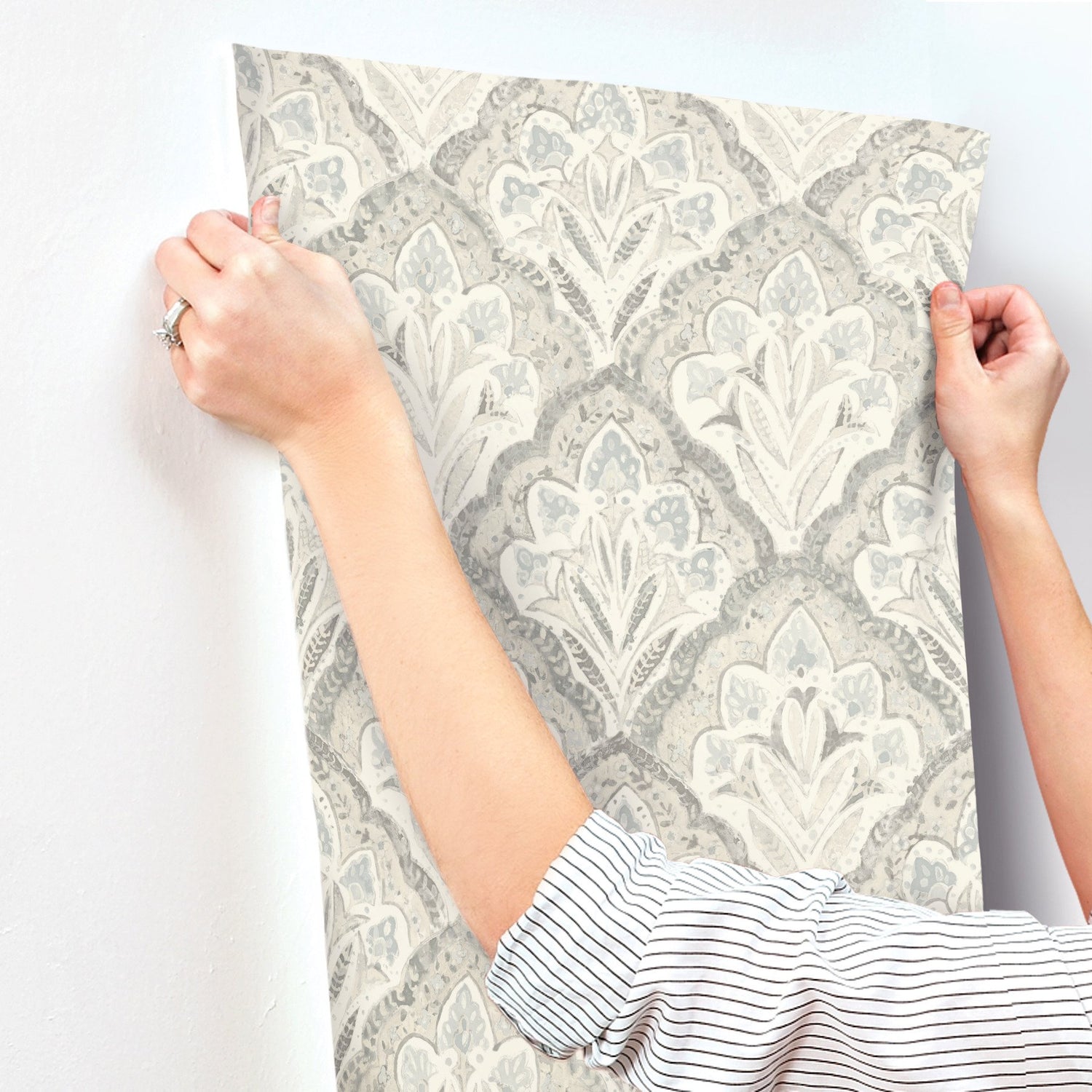 Mimir Grey Quilted Damask Wallpaper with Farmhouse Botanical Damask Pattern - Chesapeake 3125-72340