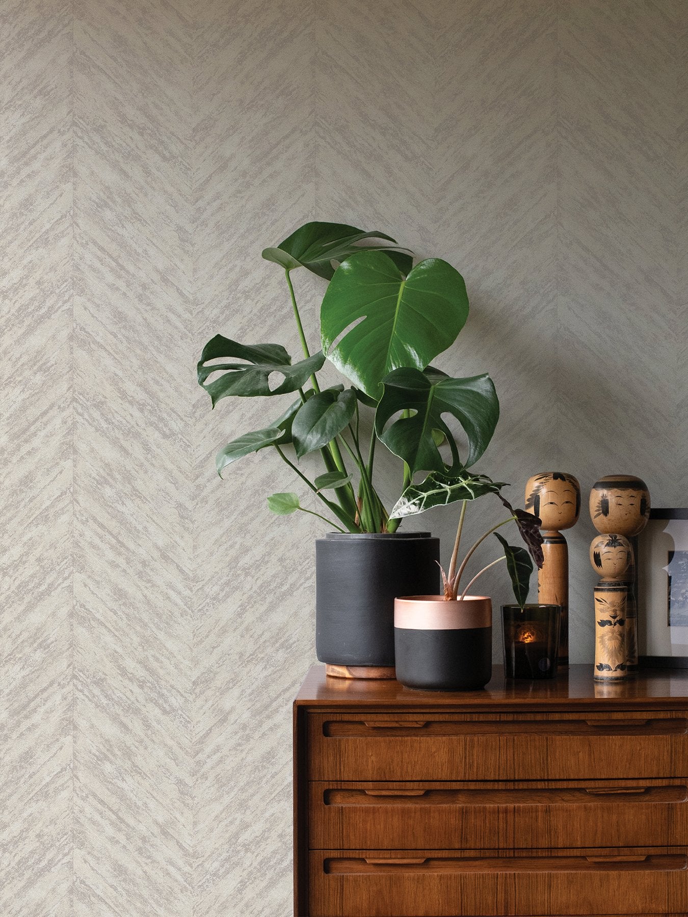 Madoka Silver Chevron Wallpaper with Glam Metallic Textured Graphics - Advantage 4035-617511