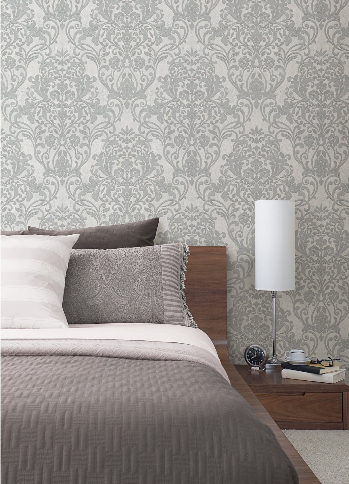 Anders Silver Damask Wallpaper with Metallic Raised Ink on Vinyl Non Woven - Advantage 4041-32602