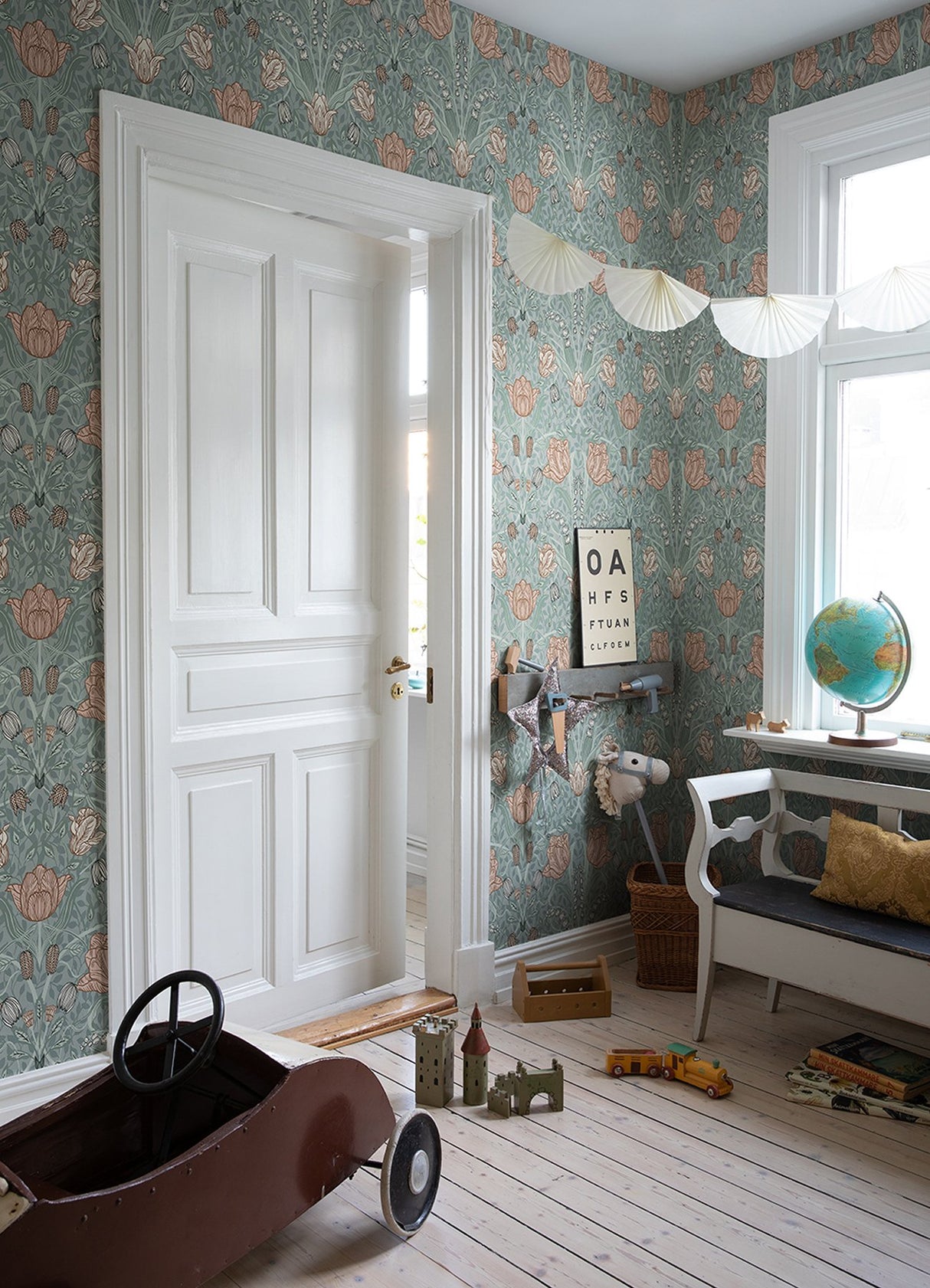 Fillippa Sage Tulip Wallpaper with Botanical Floral Pattern - Brewster 4080-33010