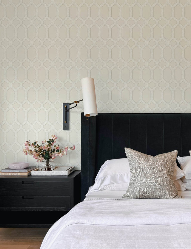 Chervil Cream Trellis Wallpaper with Geometric Quatrefoil Motif - Chesapeake 4134-72541