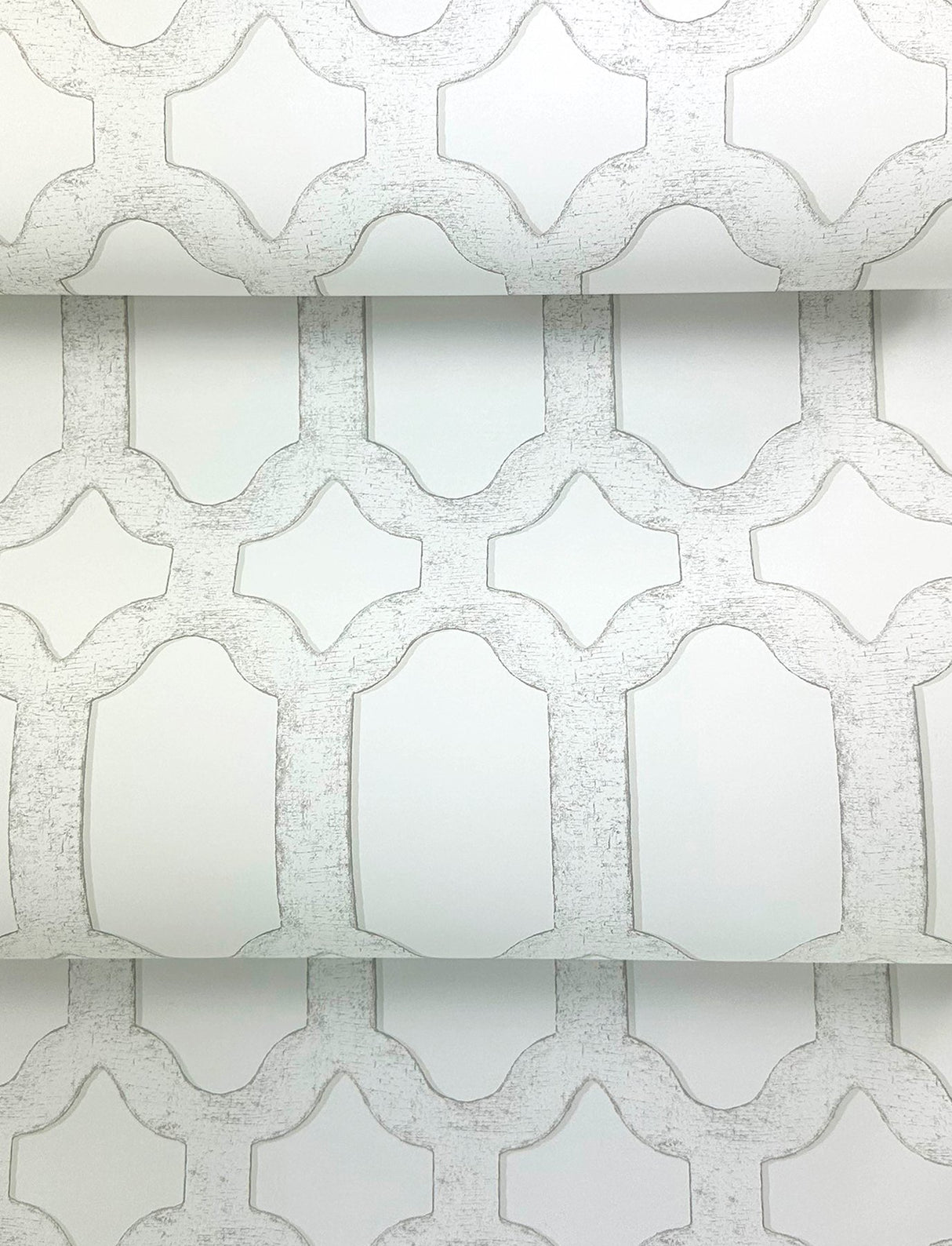 Chervil White Trellis Wallpaper with Geometric Quatrefoil Motif - Chesapeake 4134-72542