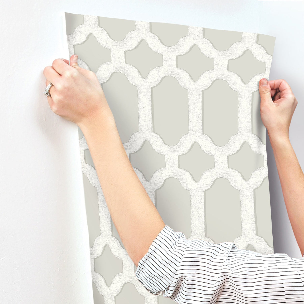 Chervil Light Grey Trellis Wallpaper with Coastal Geometric Quatrefoil Pattern - Chesapeake 4134-72544