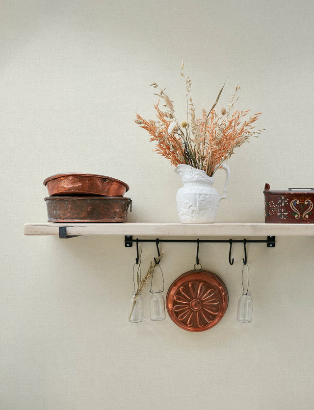 Chambray Dove Fabric Weave Wallpaper with Textured Sure Strip in Transitional Fabric Textures Pattern - Chesapeake 4134-72551