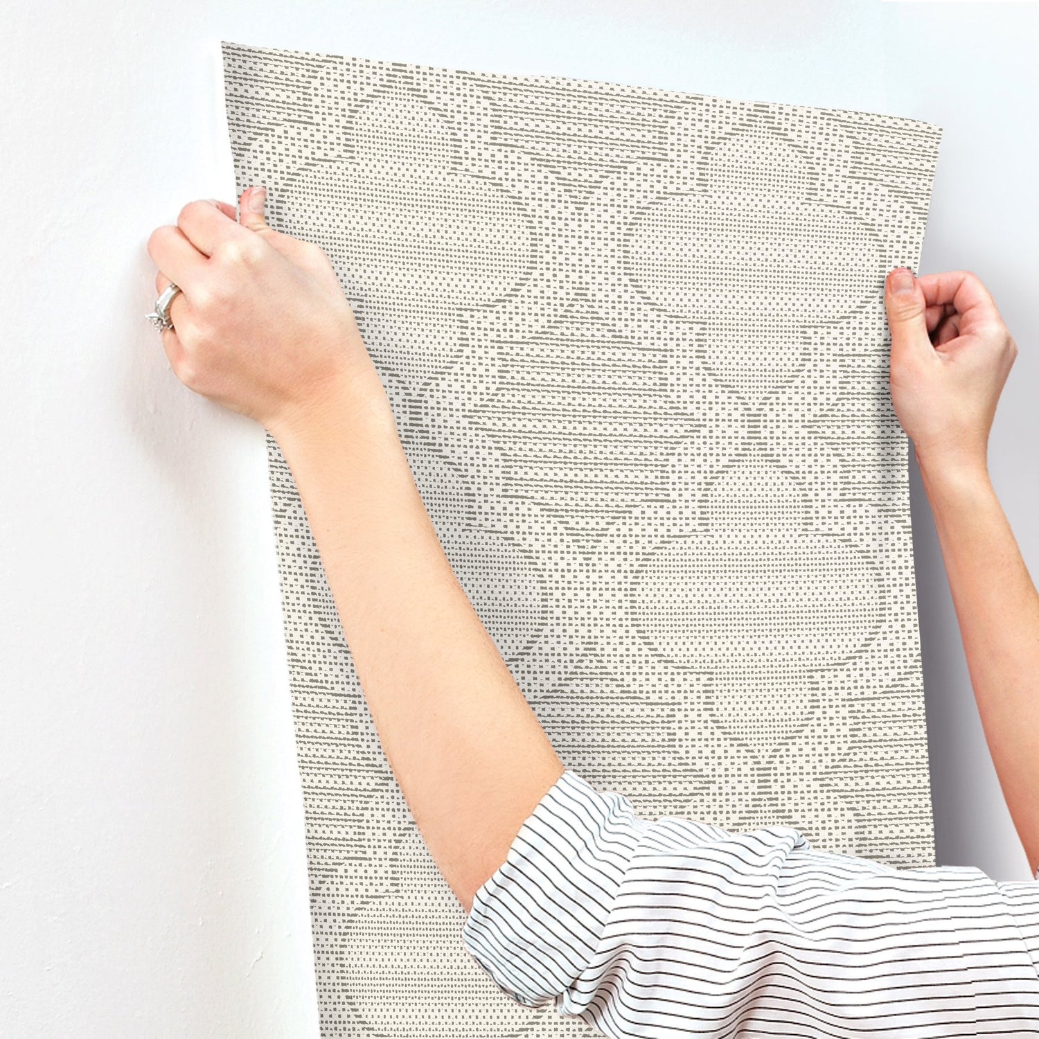 Ernest Charcoal Quilted Quatrefoil Wallpaper with Modern Graphic Quatrefoil Pattern - Brewster 4135-27290