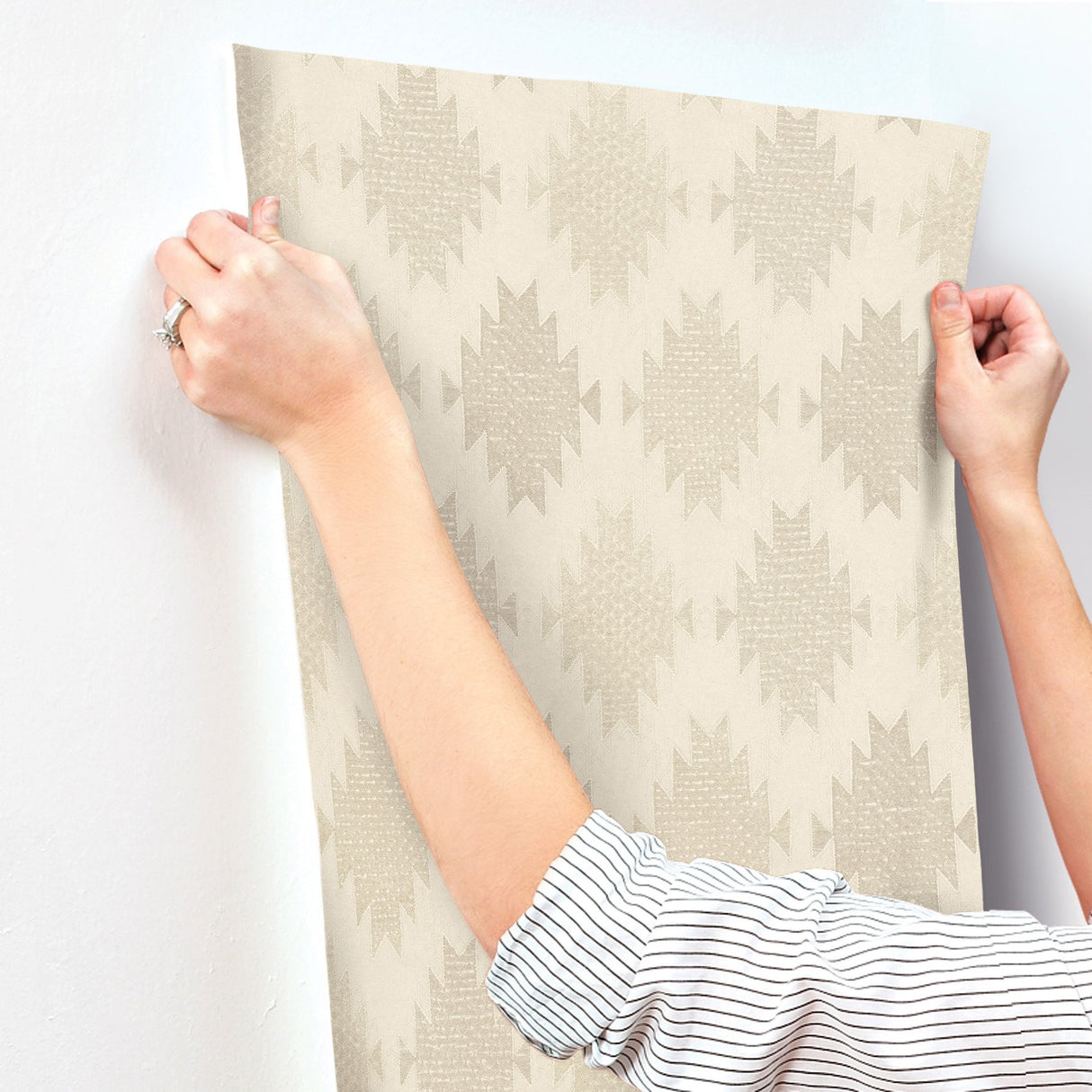 Stitched Heirloom Khaki Wallpaper with Textured Medallion Pattern - Chesapeake 4142-72662