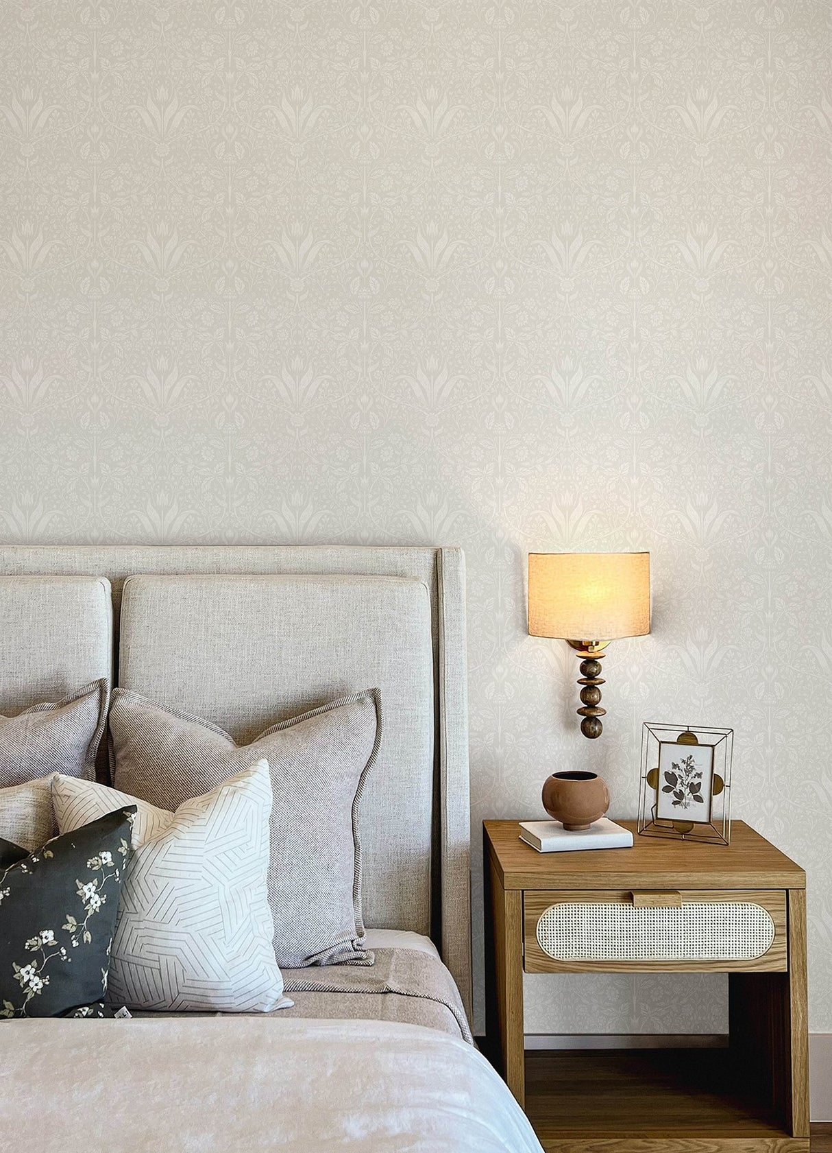 Mara Light Grey Tulip Ogee Wallpaper with Scandinavian Botanical Pattern - A-Street Prints 4143-34007