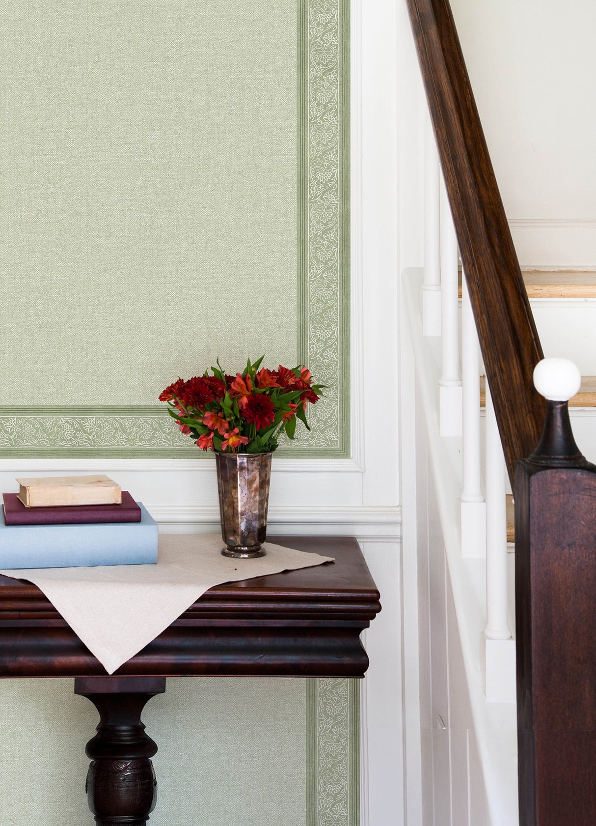 Carved Floral Green Trim Wall Border Green by Chesapeake Botanical Floral Non Woven Hybrid Unpasted Wallpaper Border - 4148-14501