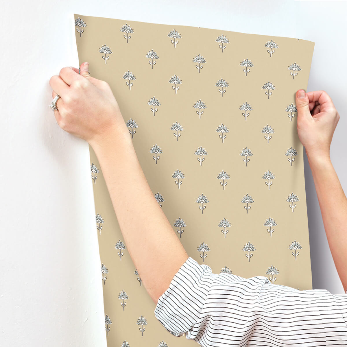 Surdiva Honey by Chesapeake Floral Fan Wallpaper – Brewster Home Fashions 4148-27458