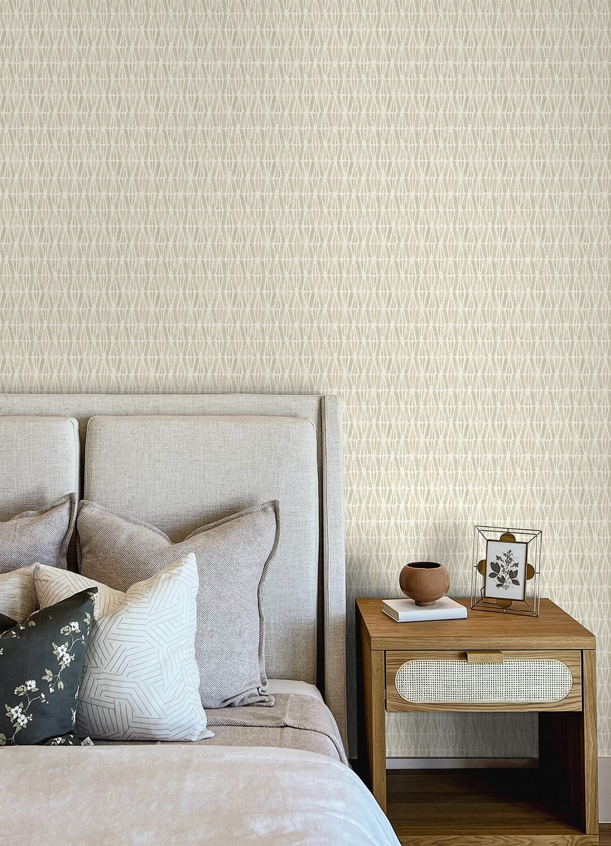 Nabi Neutral Geometric Wallpaper by Chesapeake Textured Geometric Sidewall- Brewster Home Fashions 4148-27465