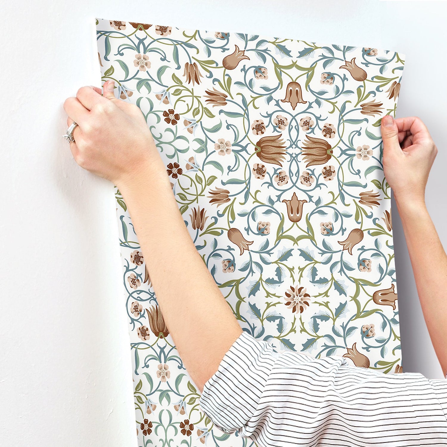 No 1 Holland Park Red Floral Wallpaper with Botanical Traditional Motif - Brewster 4153-82007