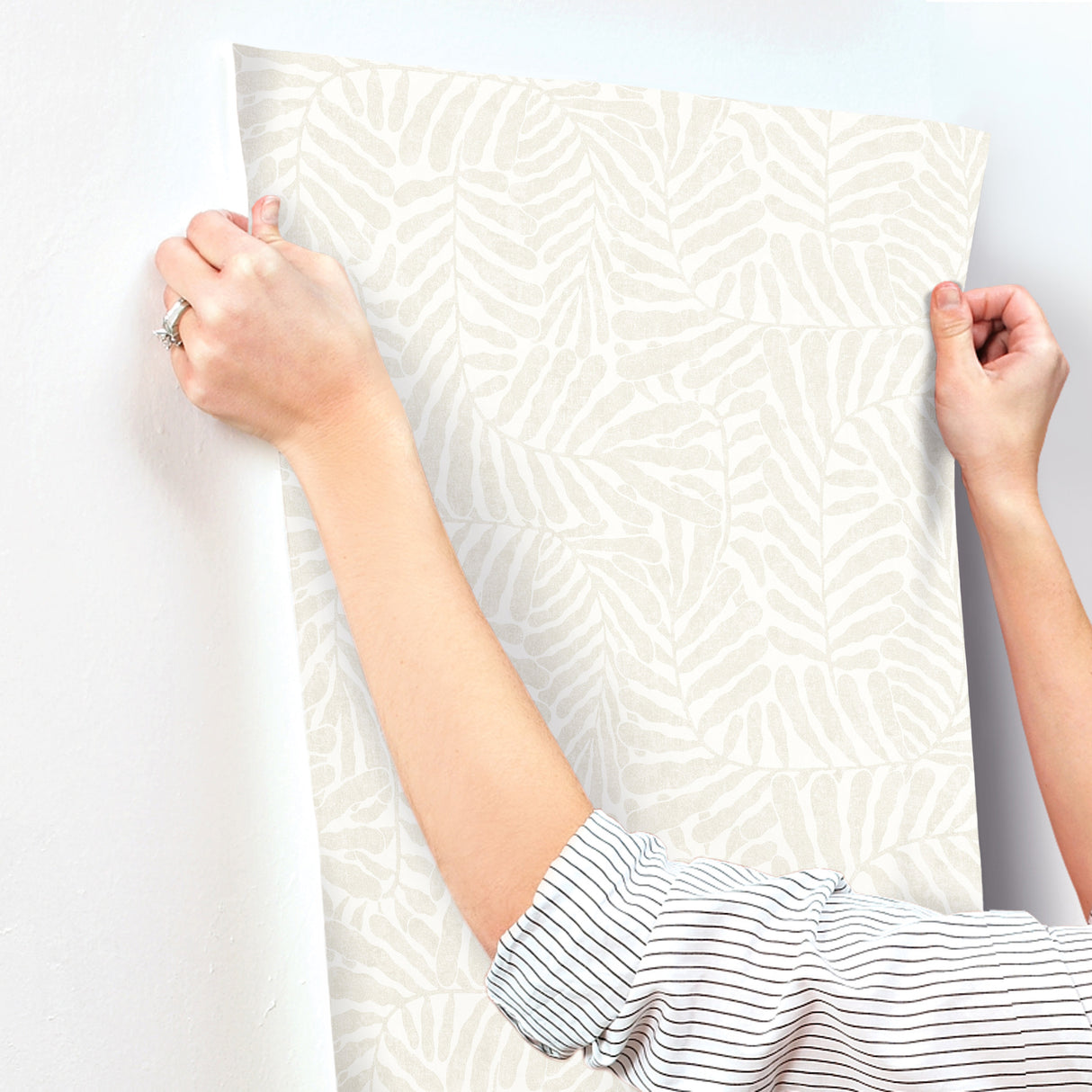 Gabriel Pearl by Scott Living Fern Wallpaper – A-Street Prints 4155-27314