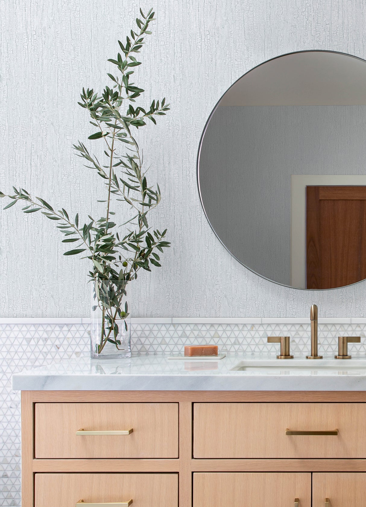 Ironbark Silver by Advantage Textured Wallpaper – Brewster Home Fashions 4168-19937