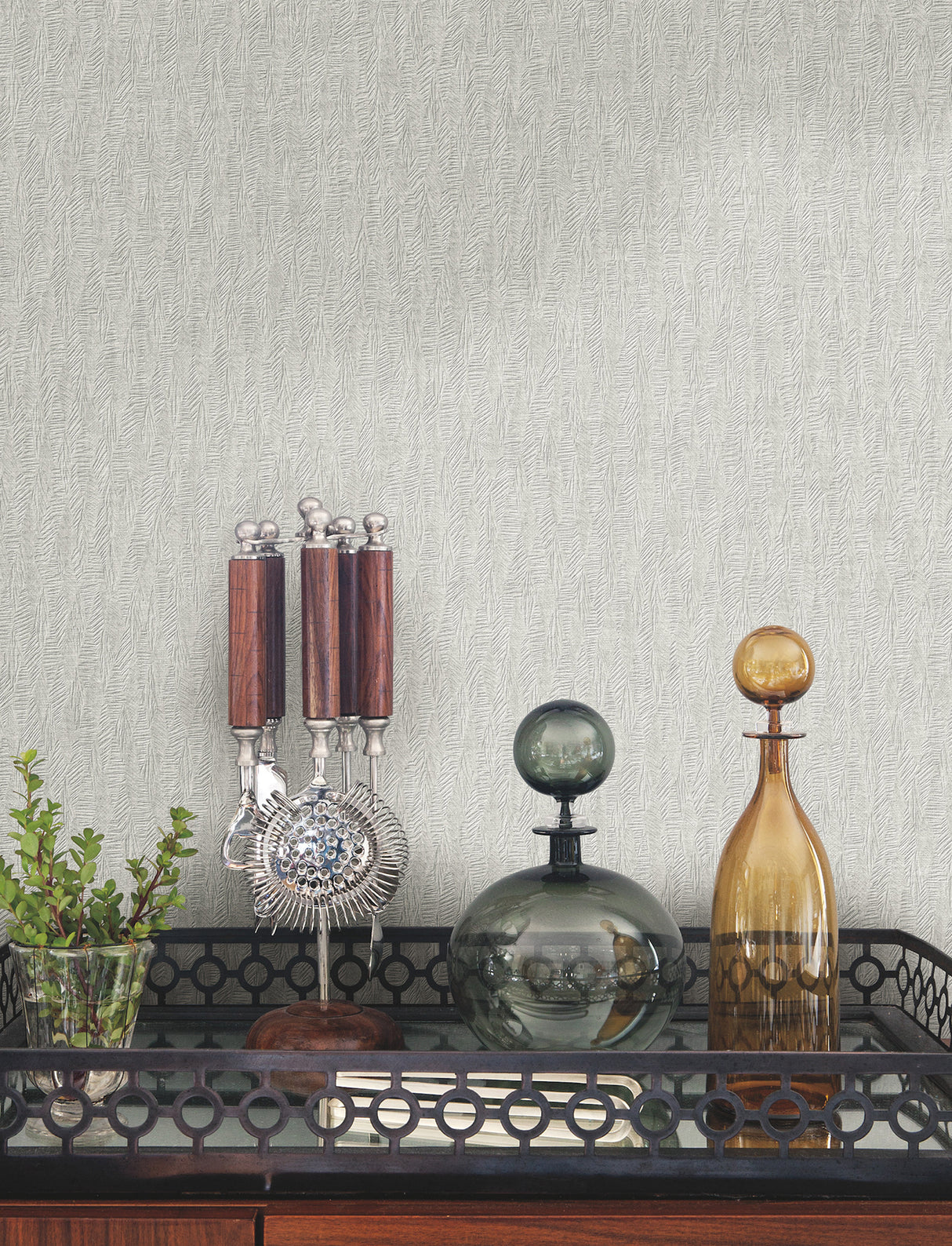 Bryson Sterling by Warner Feathered Texture Wallpaper – Brewster Home Fashions 4174-4652