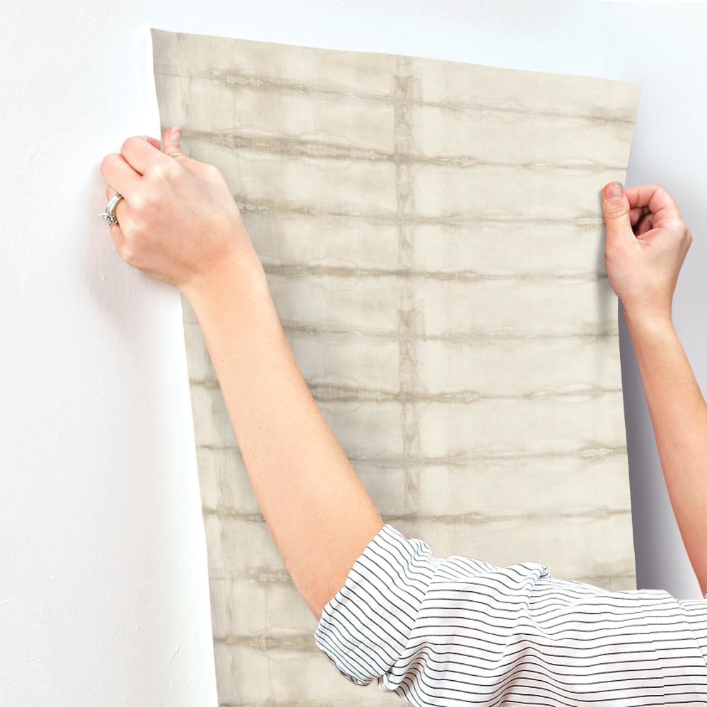 Modulus Beige by A-Street Prints Geometric Stripe Wallpaper – A-Street Prints 4177-27729