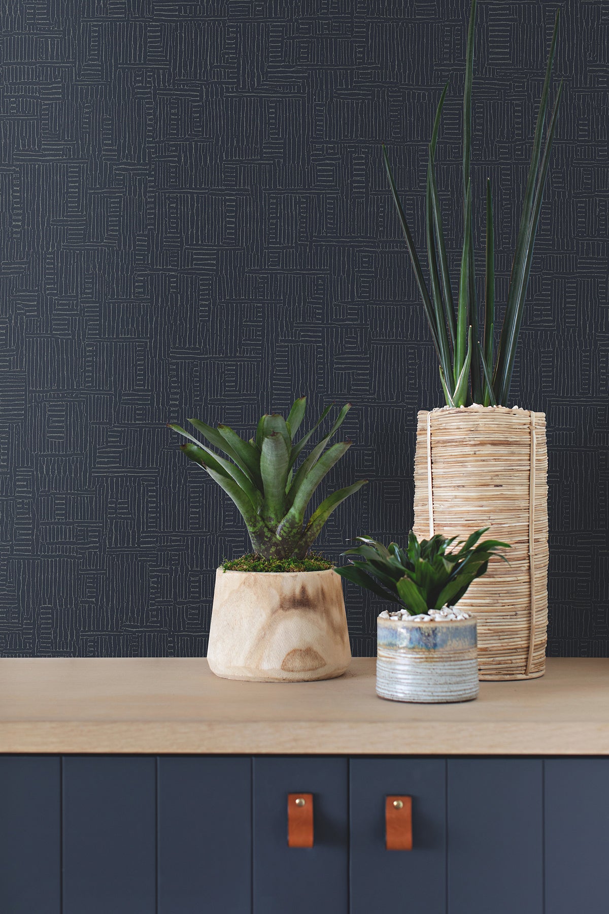 Chiseled Navy by Warner Abstract Wallpaper – Brewster Home Fashions 4178-4402