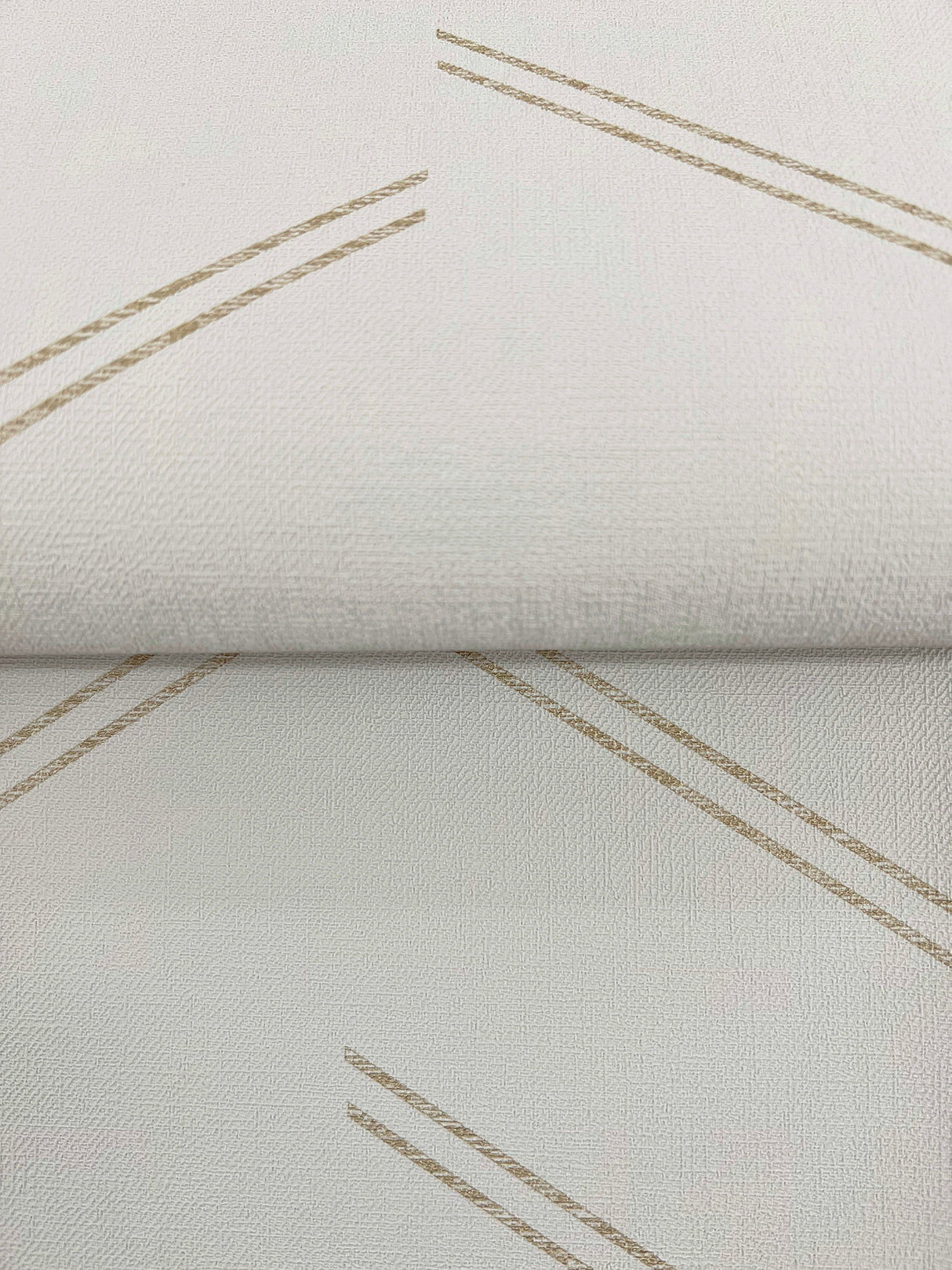 Aviator Dove by Warner Abstract Chevron Wallpaper – Brewster Home Fashions 4178-4437
