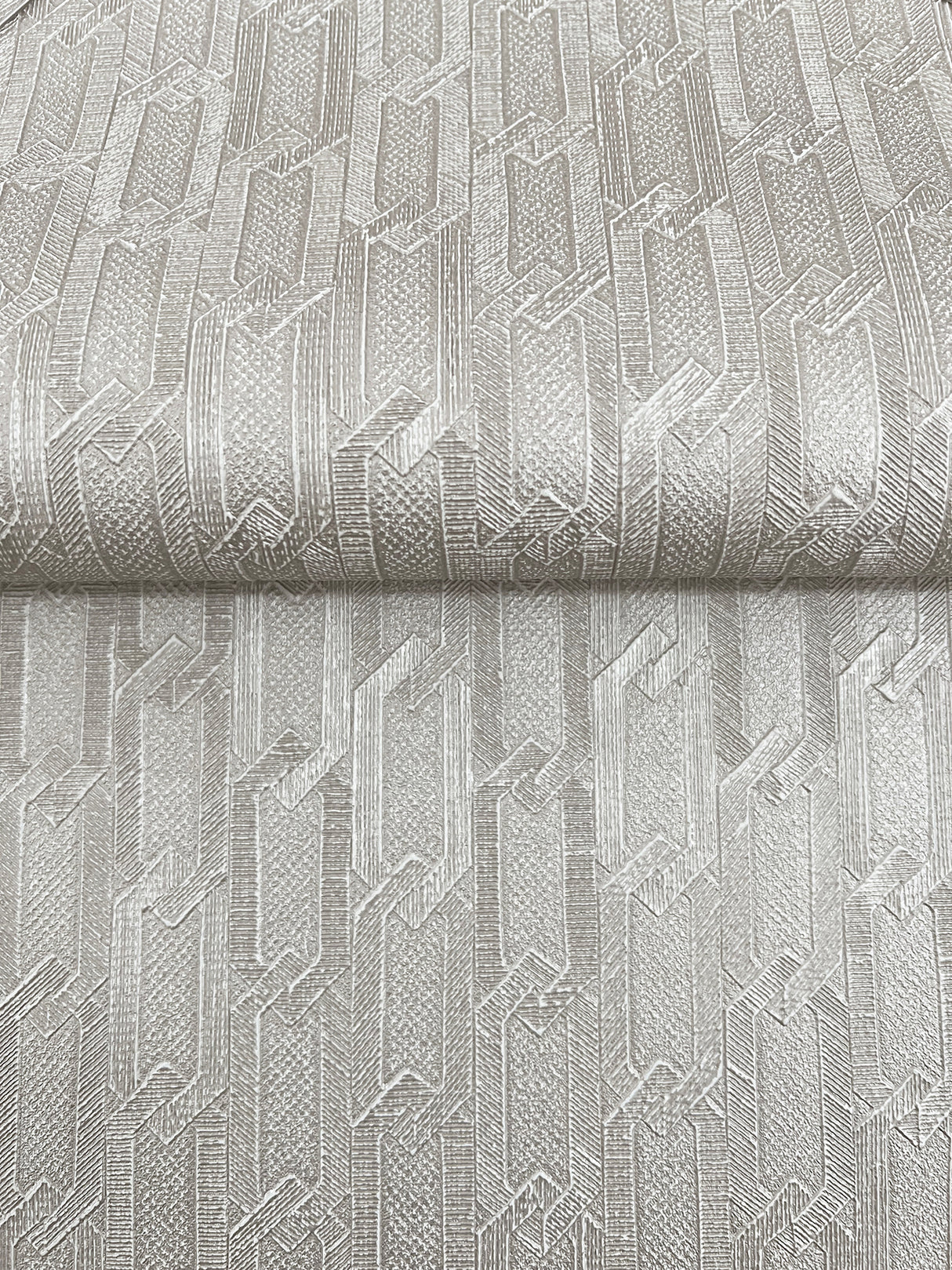 Wesley Silver by Warner Chain Wallpaper – Brewster Home Fashions 4184-4912