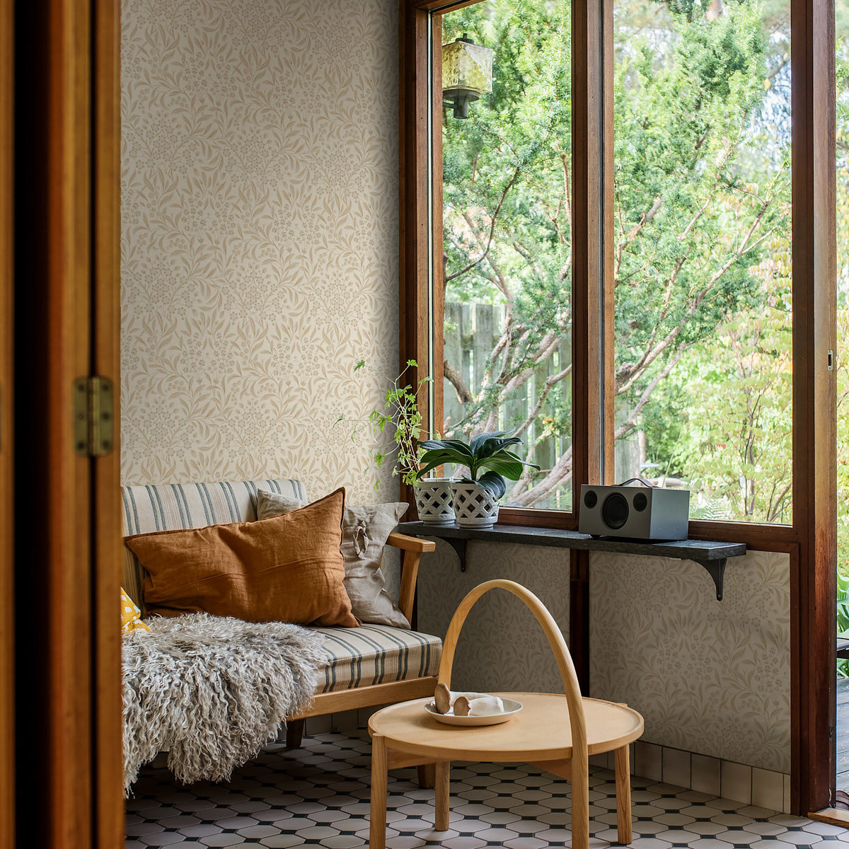 KRYDDHYLLAN Ivory Botanical Wallpaper by Boråstapeter – Schumacher 4185