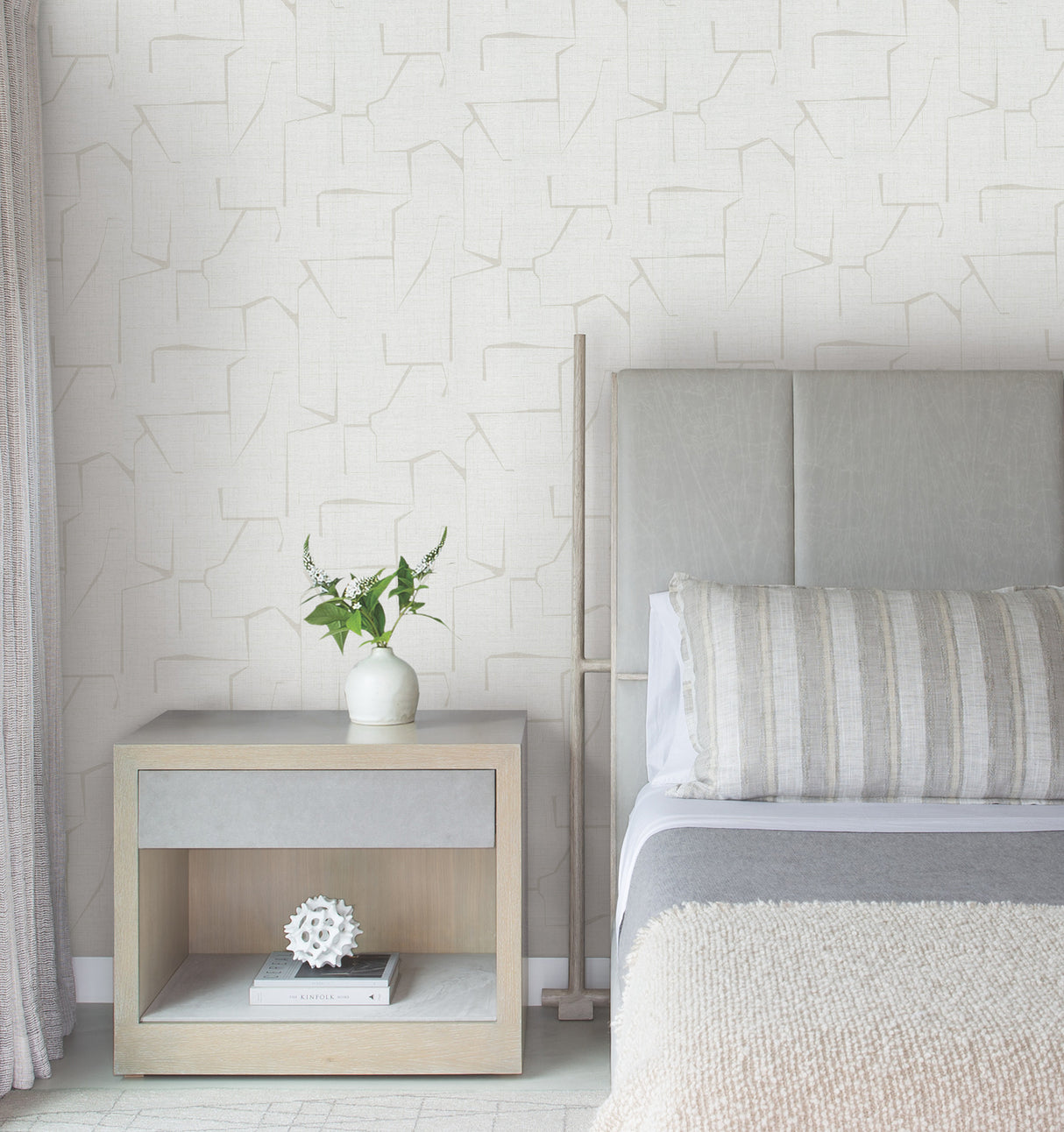 Lyle Off-White by Warner Abstract Geometric Wallpaper – Brewster Home Fashions 4195-5321