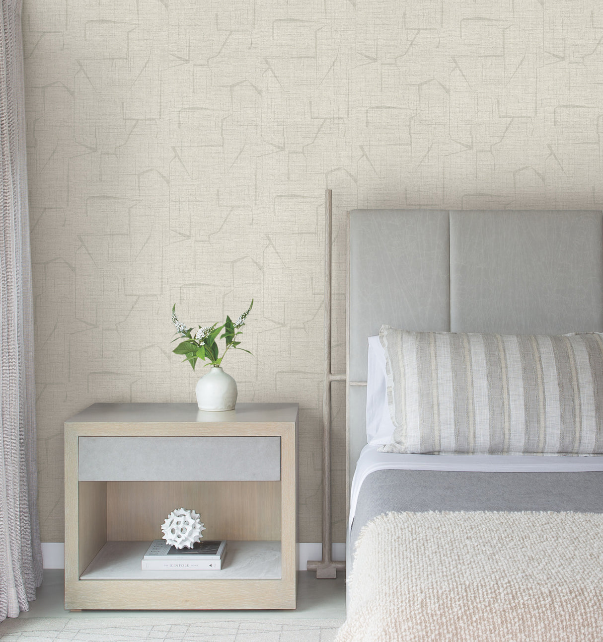 Lyle Light Grey by Warner Abstract Geometric Wallpaper – Brewster Home Fashions 4195-5323