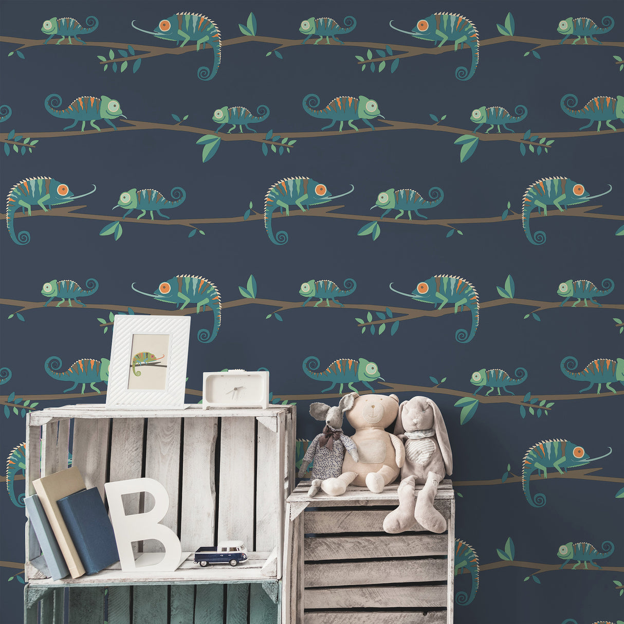 Chameleon Family Navy by Advantage Canopy Stroll Wallpaper – Brewster Home Fashions 4203-27560