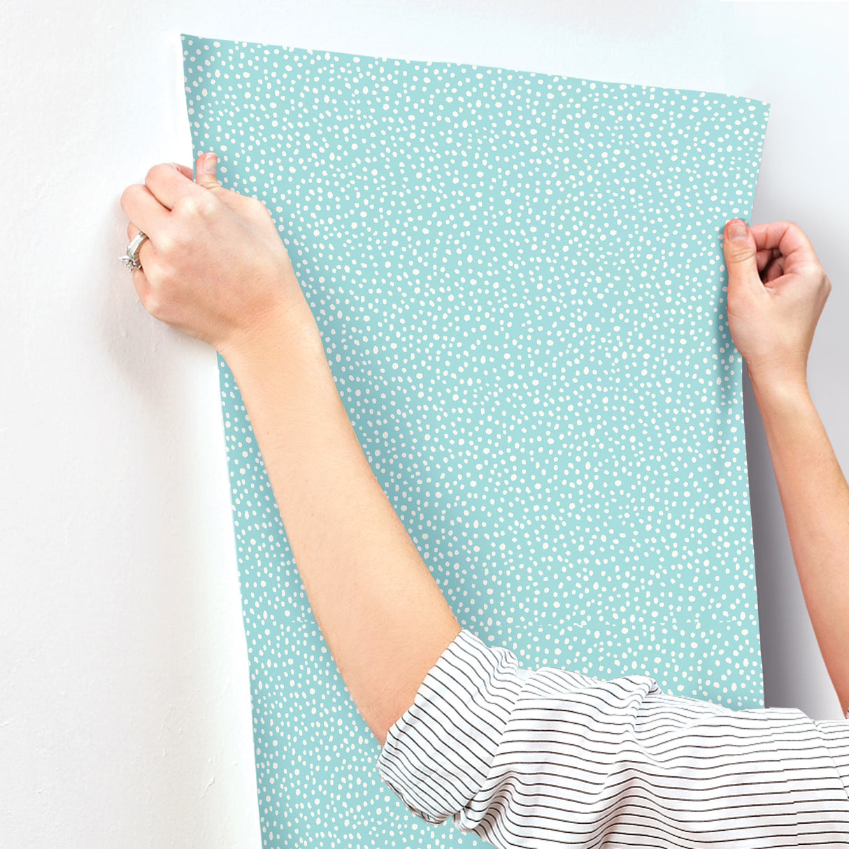 Dotty Light Blue by Advantage Petite Polka Dot Wallpaper – Brewster Home Fashions 4203-27580