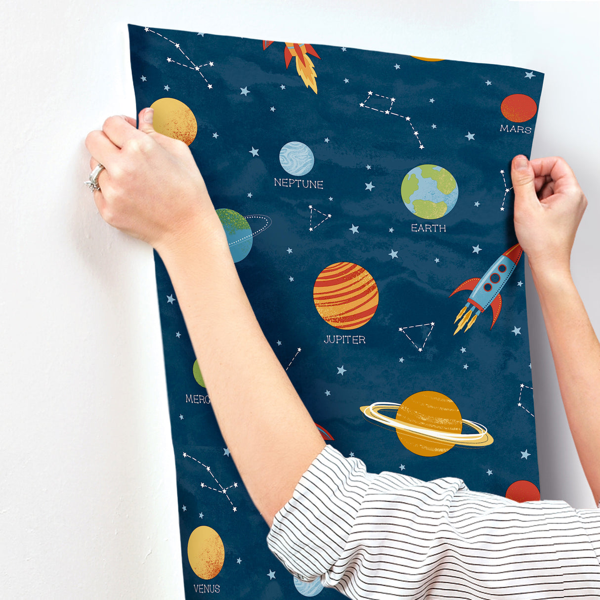 Solar System Blue by Advantage Outer Space Wallpaper – Brewster Home Fashions 4203-27595