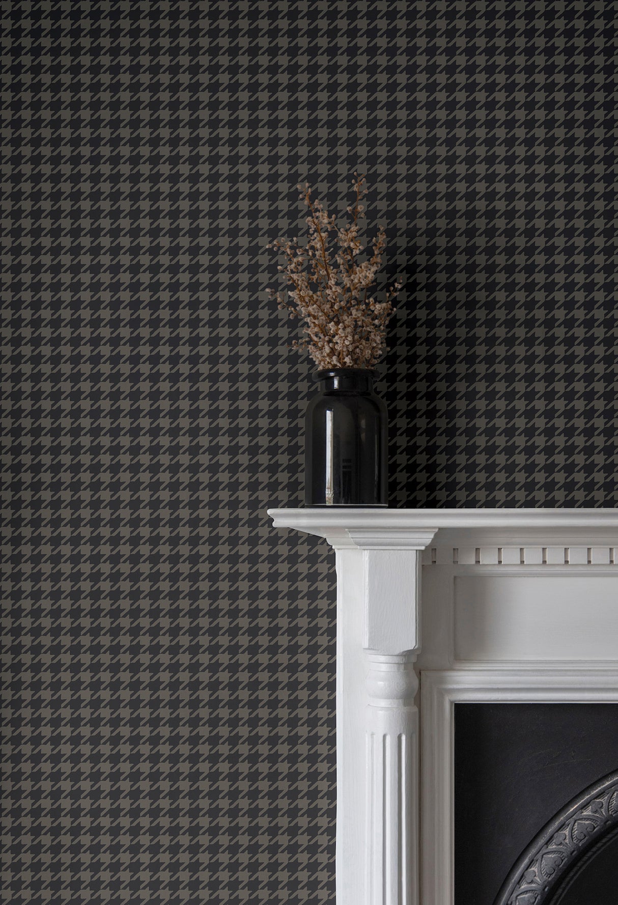Watson Black by Ronald Redding High-Fashion Houndstooth Non Woven Unpasted Sidewall Wallpaper 27 in x 27 ft Private Reserve - 4211-83561