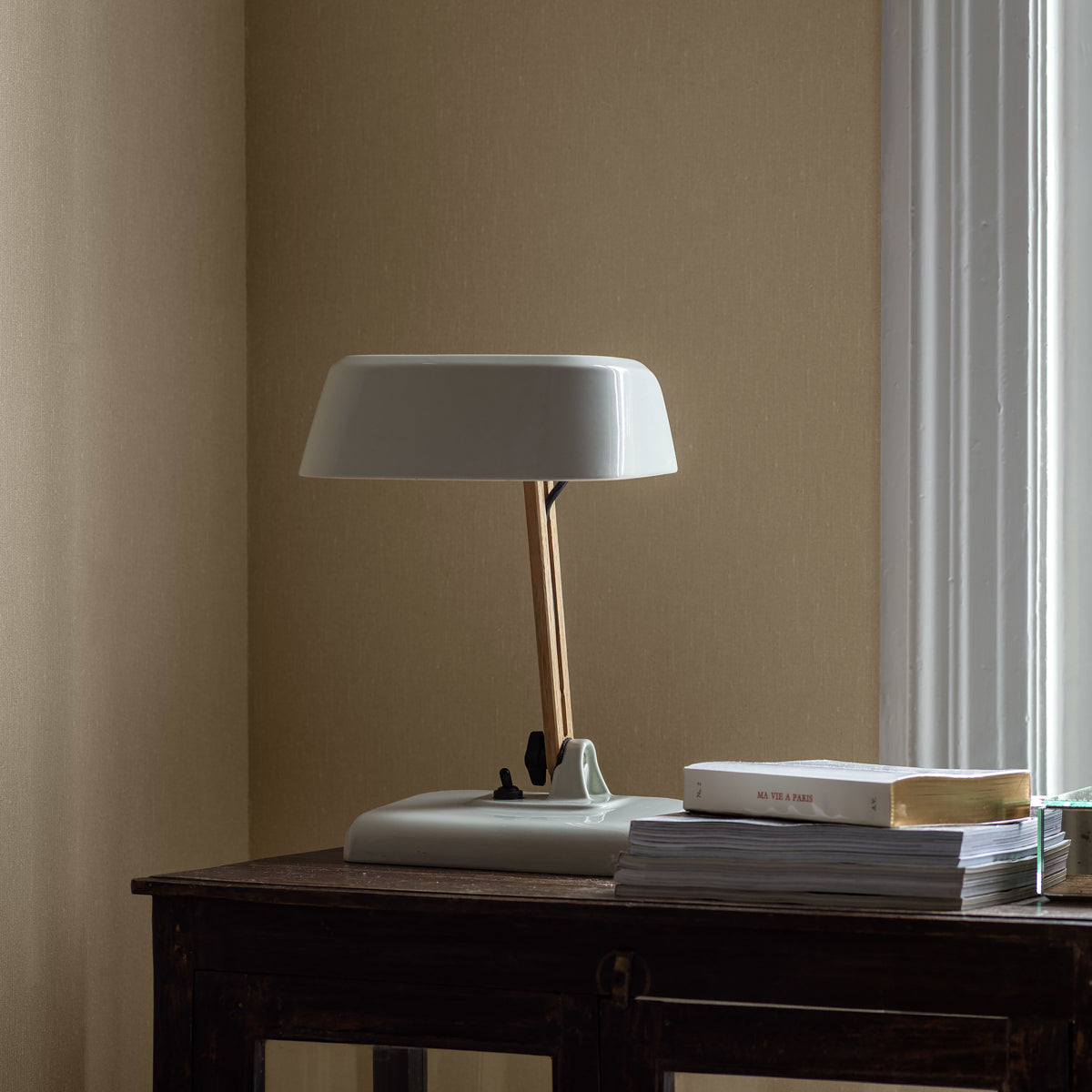 Linen Golden Linen by Boråstapeter Minimalist Scandinavian Wallpaper – Schumacher 4407