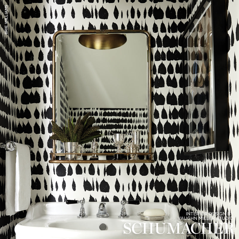 Queen of Spain Black by Schumacher Painterly Abstract Wallpaper – Schumacher 5005881