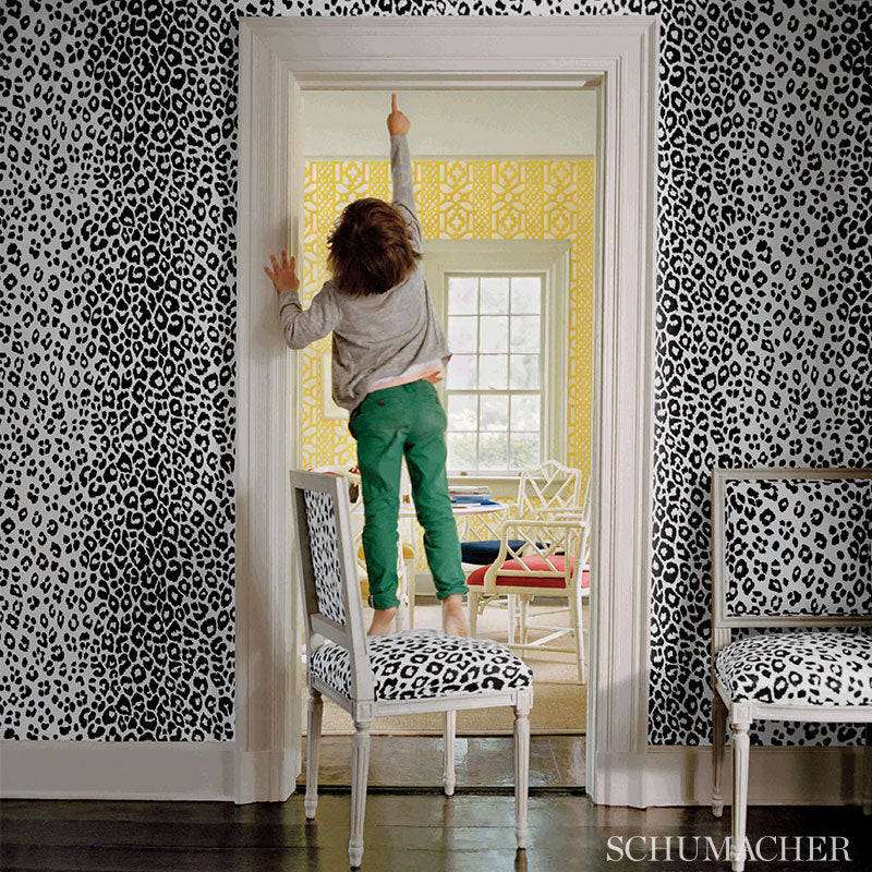 Iconic Leopard Linen by Schumacher Animal Print Wallpaper – Schumacher 5007011