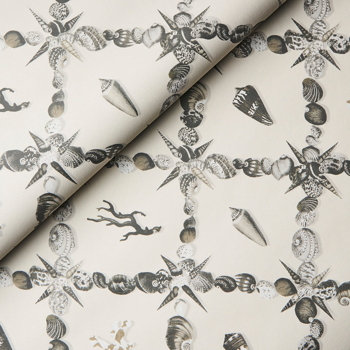 Grotto Treillage Grisaille by Charlap Hyman & Herrero Shell Trellis Wallpaper – Schumacher 5014491