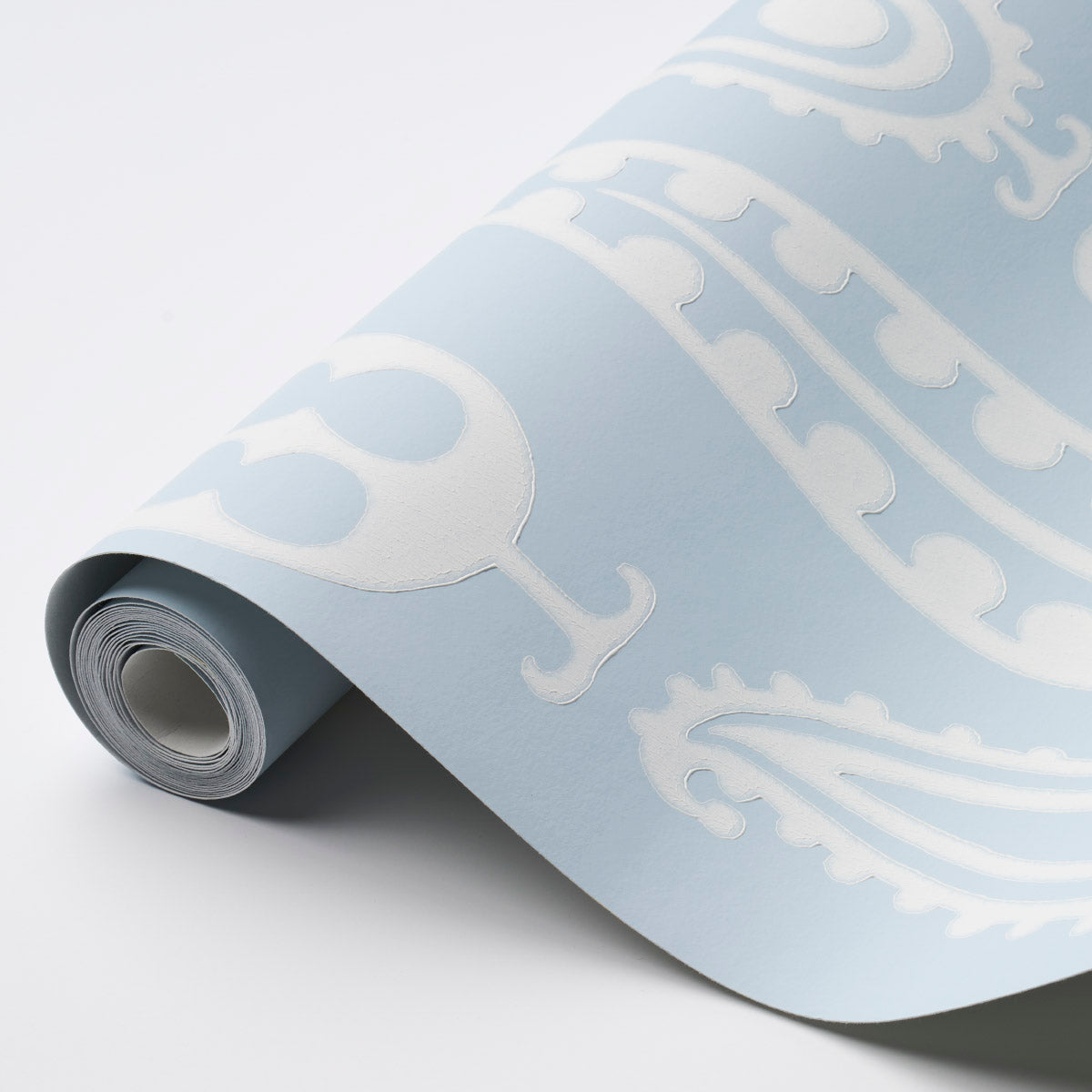 Paisley Peas Sky by Drusus Tabor Modern Painterly Wallpaper – Schumacher 5015380