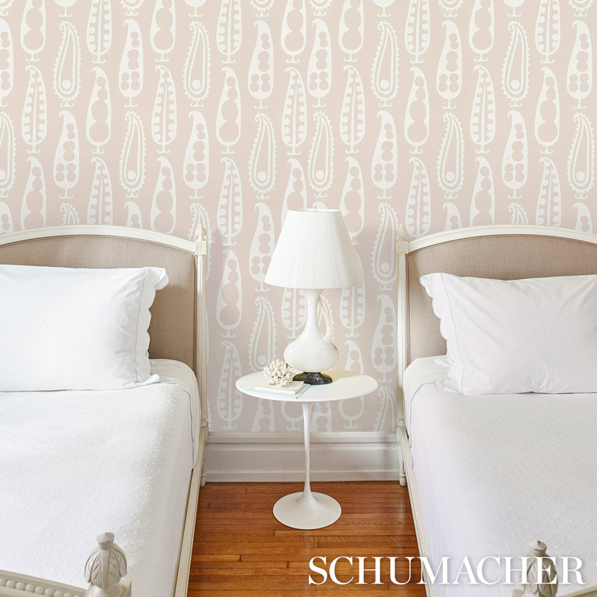 Paisley Peas Natural by Drusus Tabor Modern Paisley Wallpaper – Schumacher 5015382