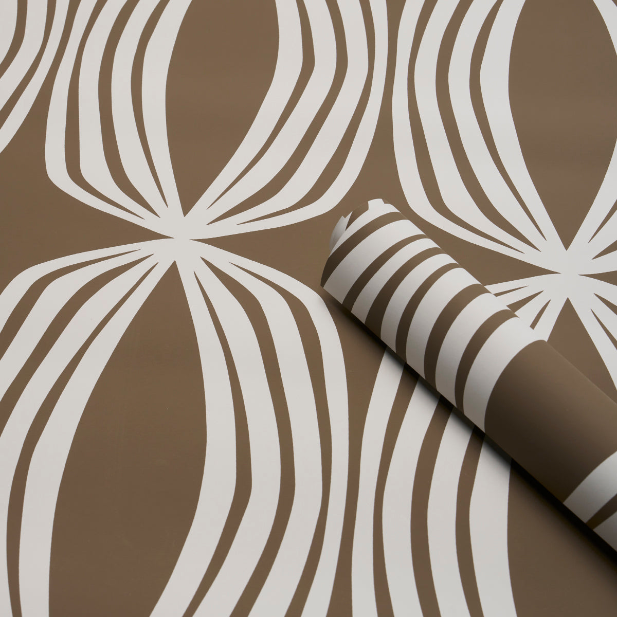 Fontana Peat Geometric Hourglass Stripe Wallpaper – Schumacher 5016121