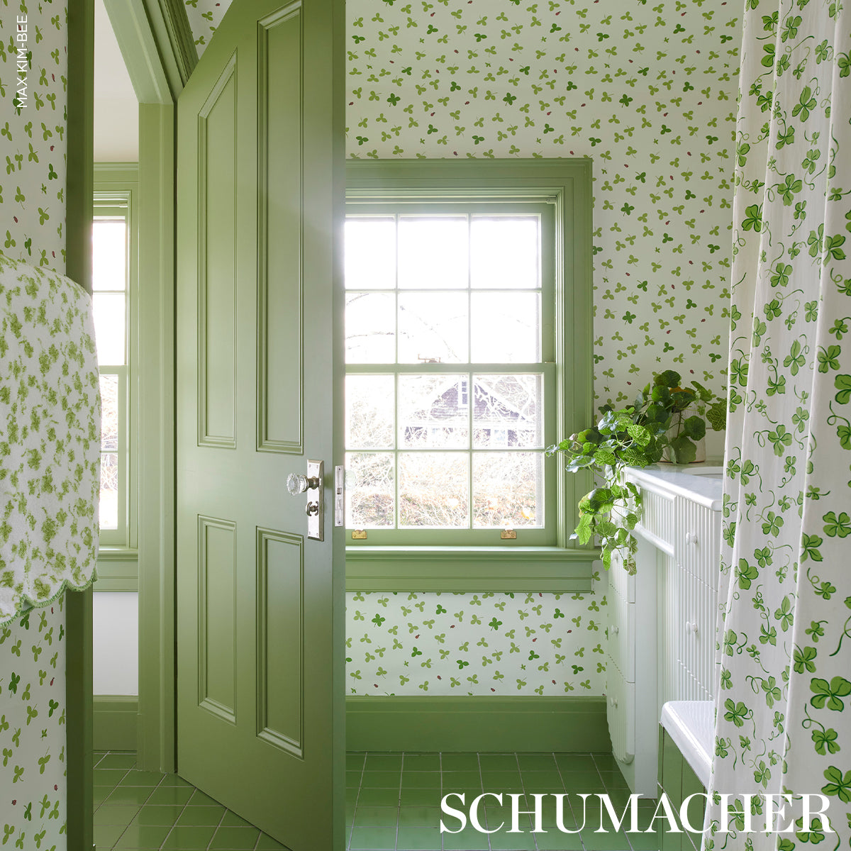 Celia Clover Ivory Botanical Wallpaper – Schumacher 5016770