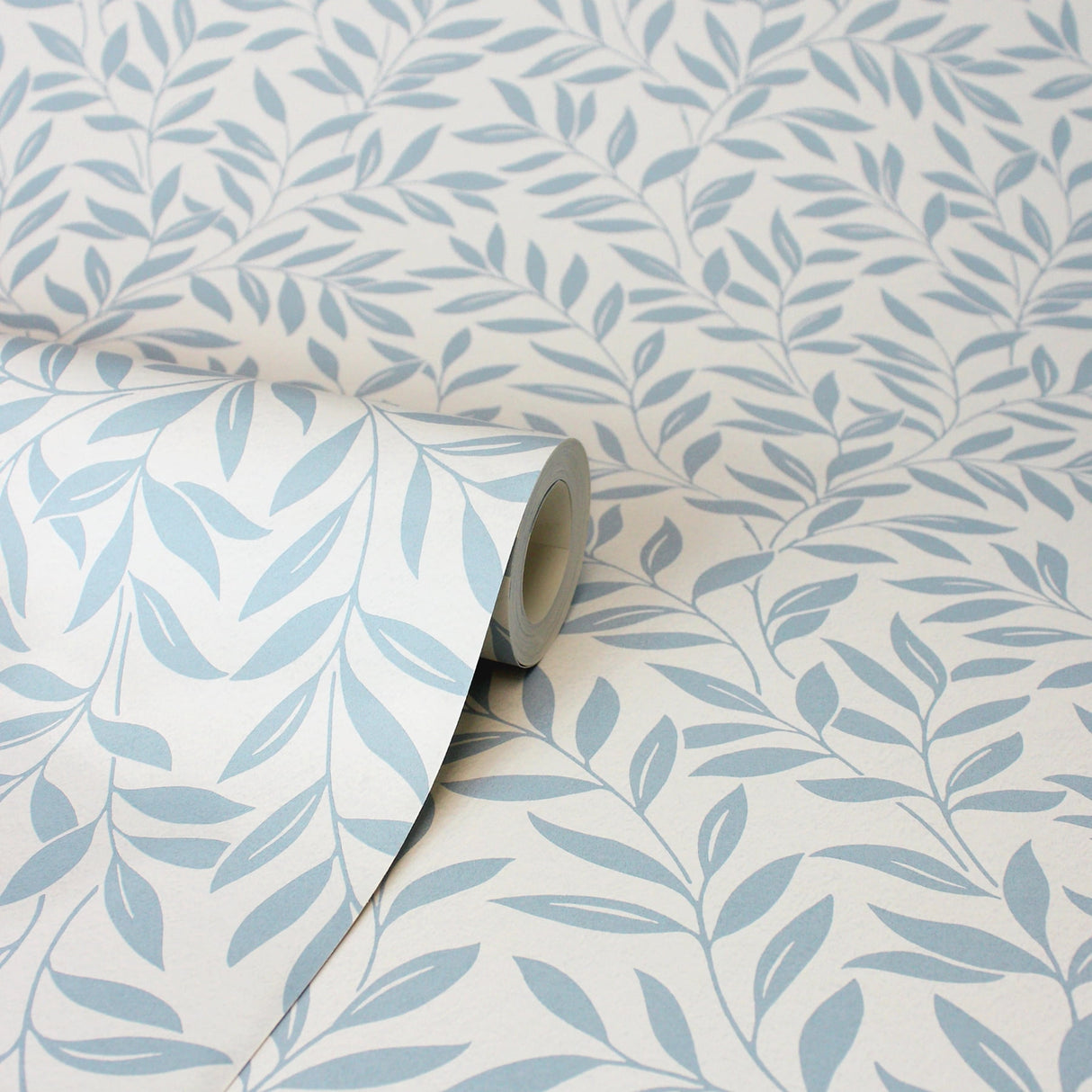 Marin Blue by Fine Decor Leaf Trail Wallpaper – Brewster Home Fashions FD43838