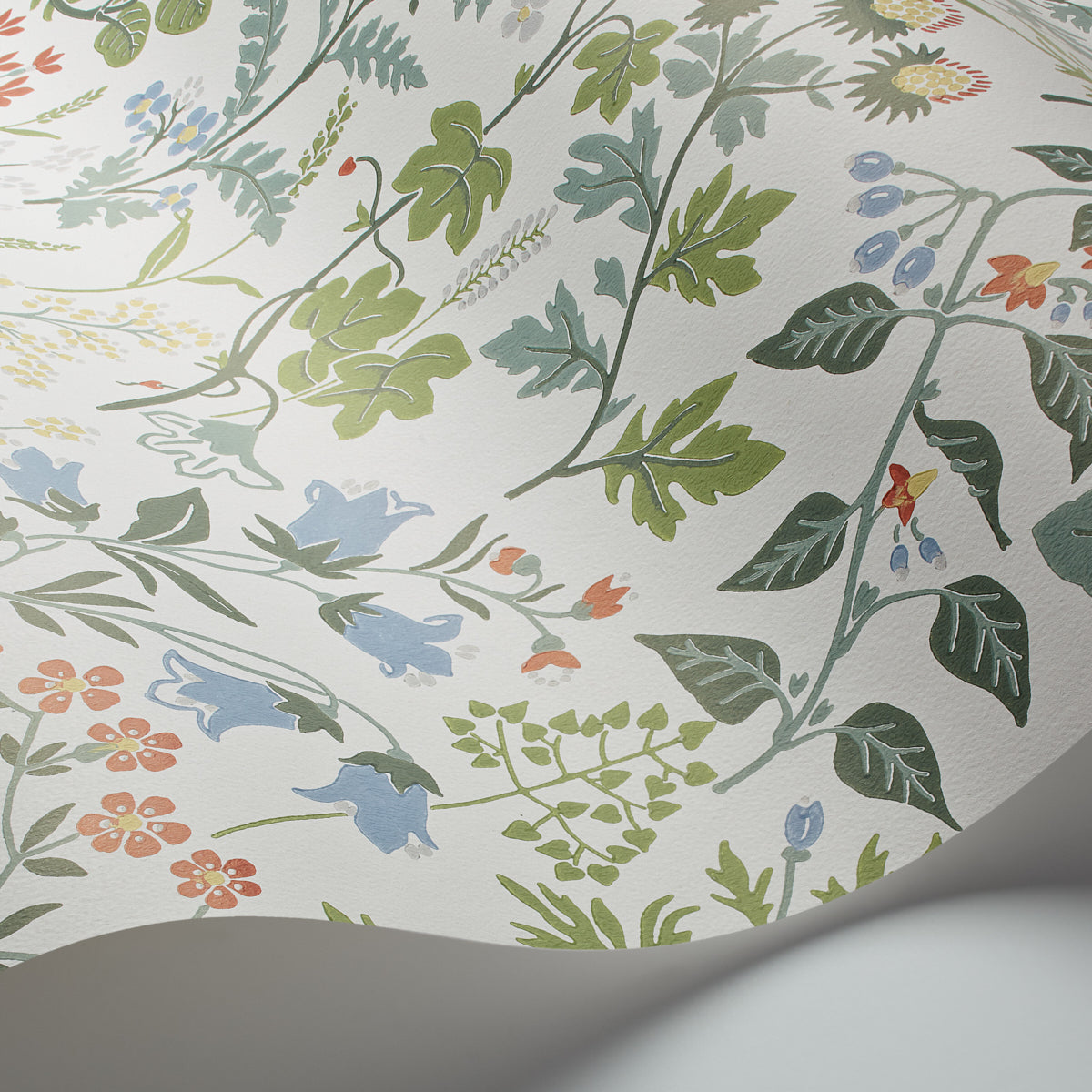 Flora Ivory by Boråstapeter Romantic Wildflower Wallpaper – Schumacher 5475