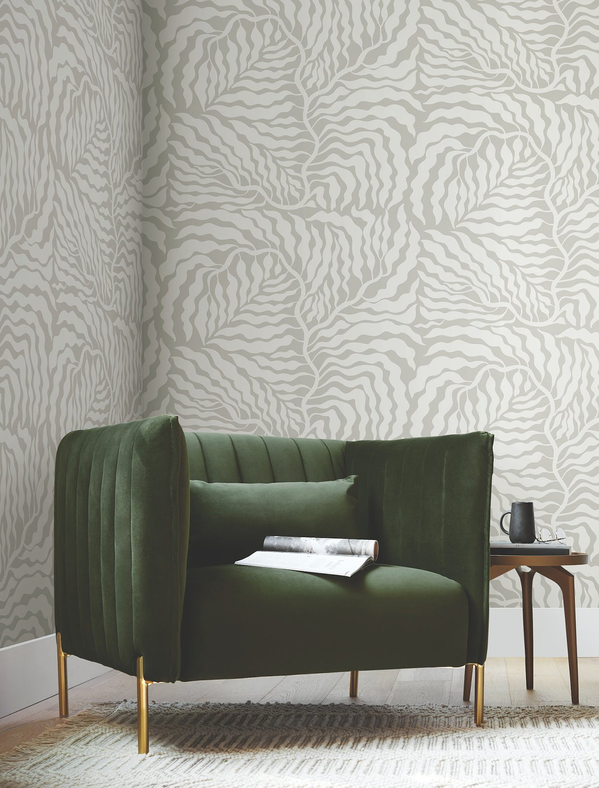 Fern Fronds Grey & White Wallpaper with Modern Botanical Pattern - York AG2064