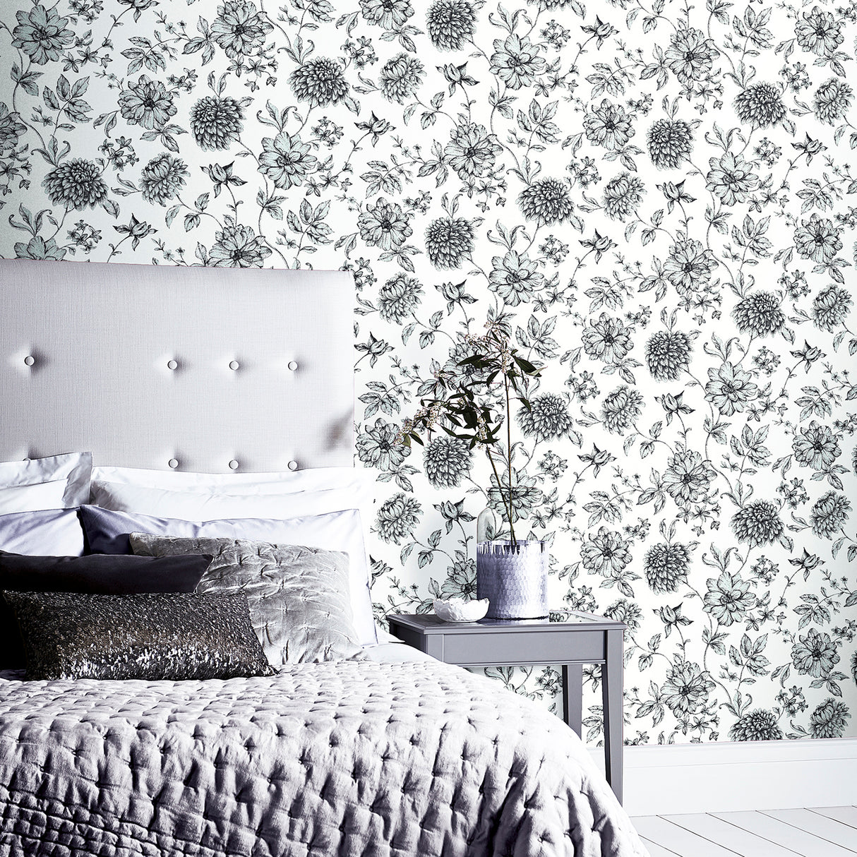 Della Black by Arthouse Floral Trail Wallpaper – Brewster Home Fashions AH692507