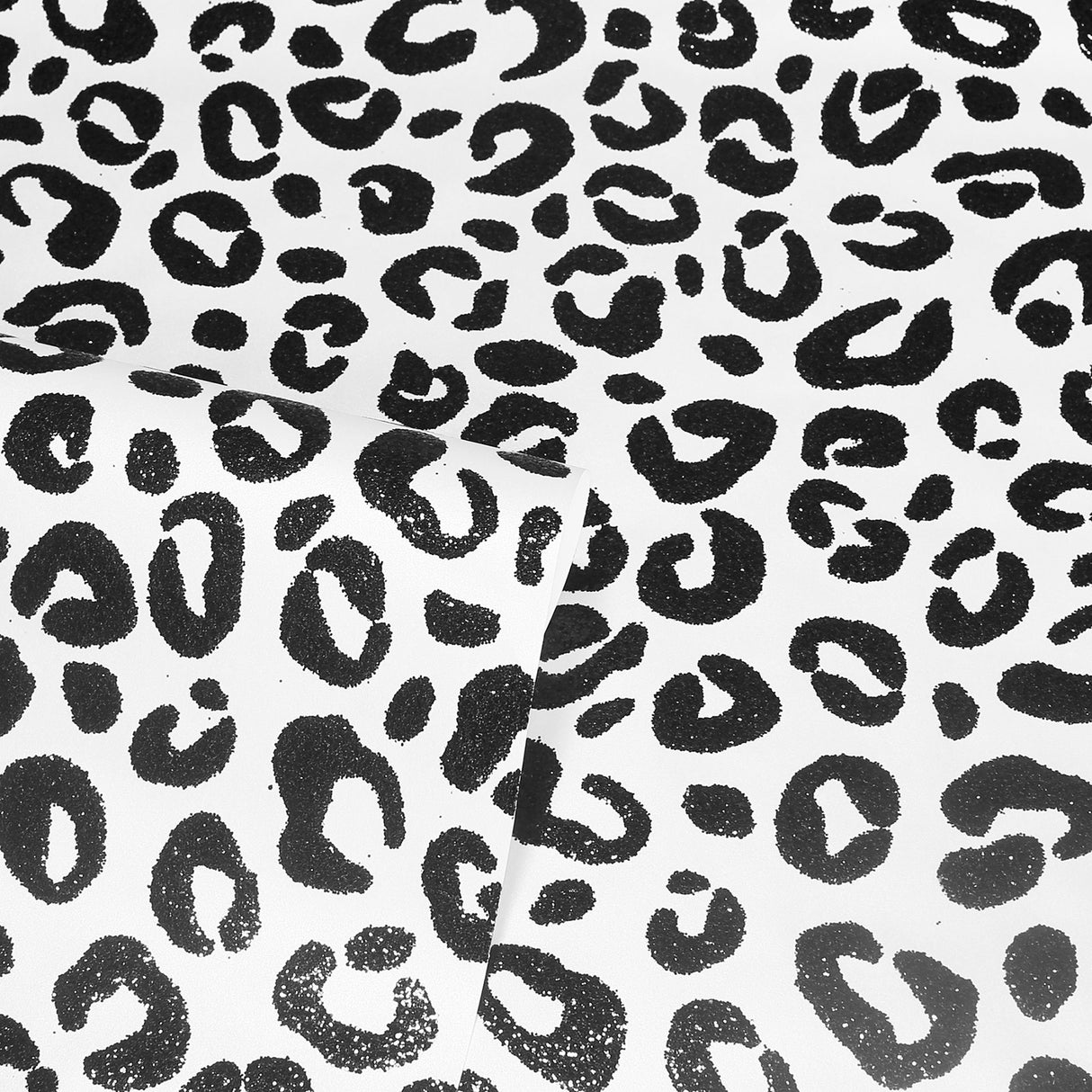 Dinah Black by Arthouse Leopard Print Wallpaper – Brewster Home Fashions AH921801